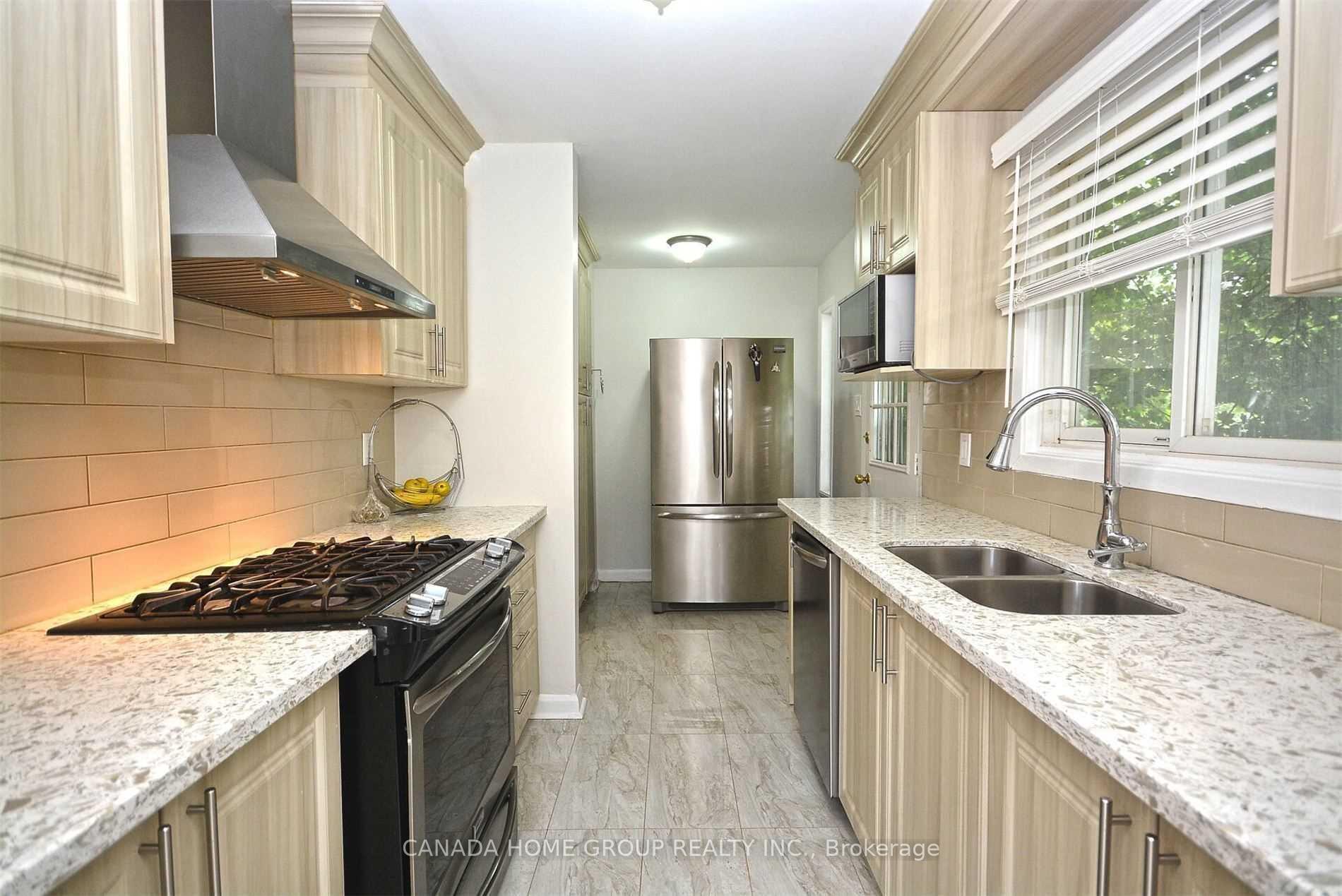 Photo 15 of Unit Upper Level, 2073 South Millway Avenue, Mississauga, Erin Mills — HOMEH