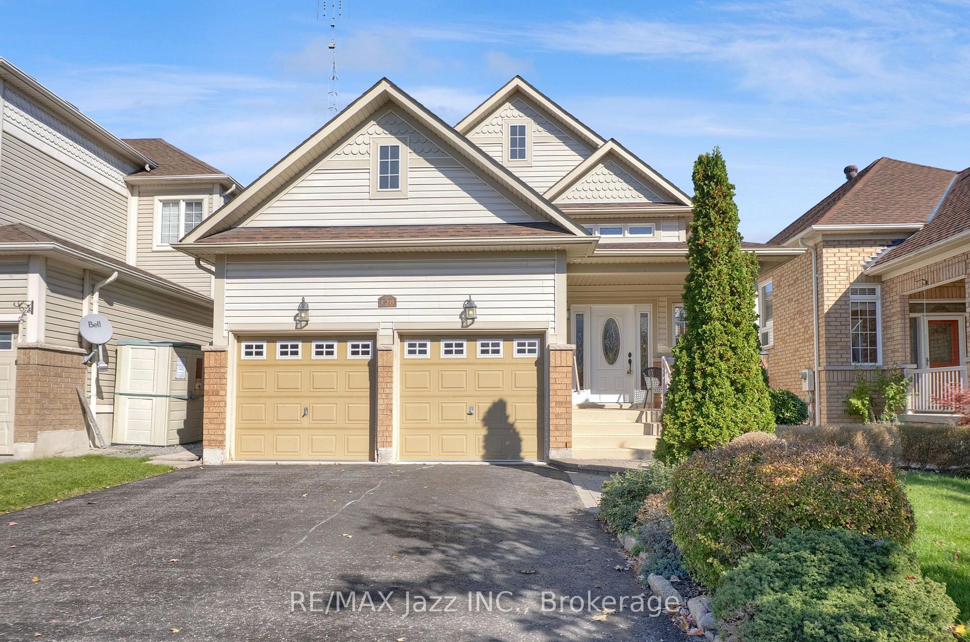 Photo 2 of 128 Nelson Street, Clarington, Bowmanville — HOMEH