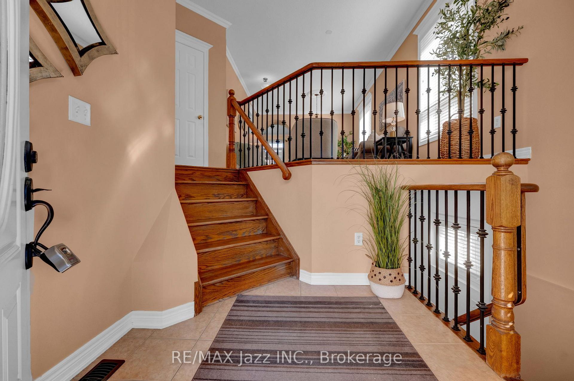 Photo 5 of 128 Nelson Street, Clarington, Bowmanville — HOMEH