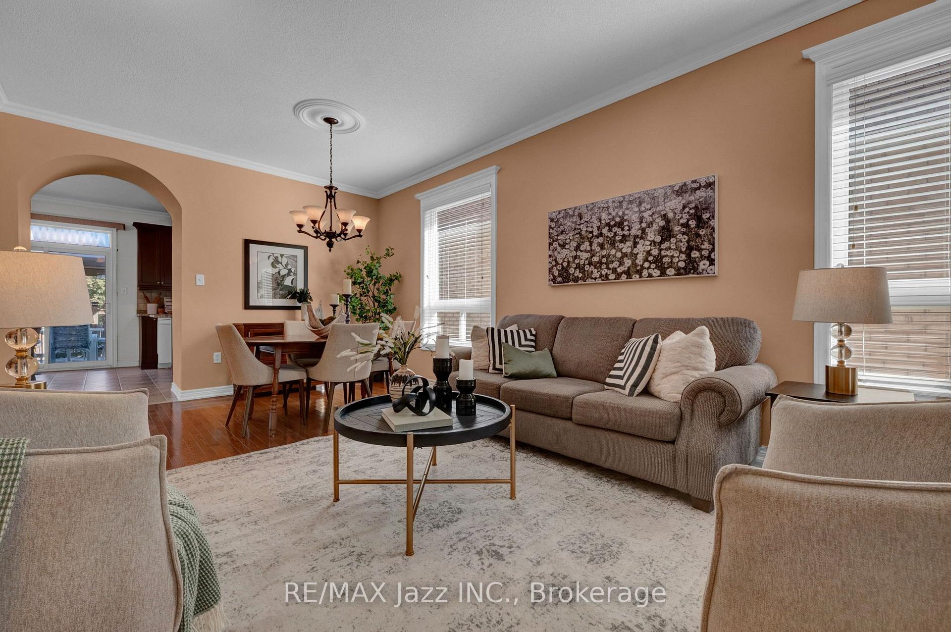 Photo 6 of 128 Nelson Street, Clarington, Bowmanville — HOMEH