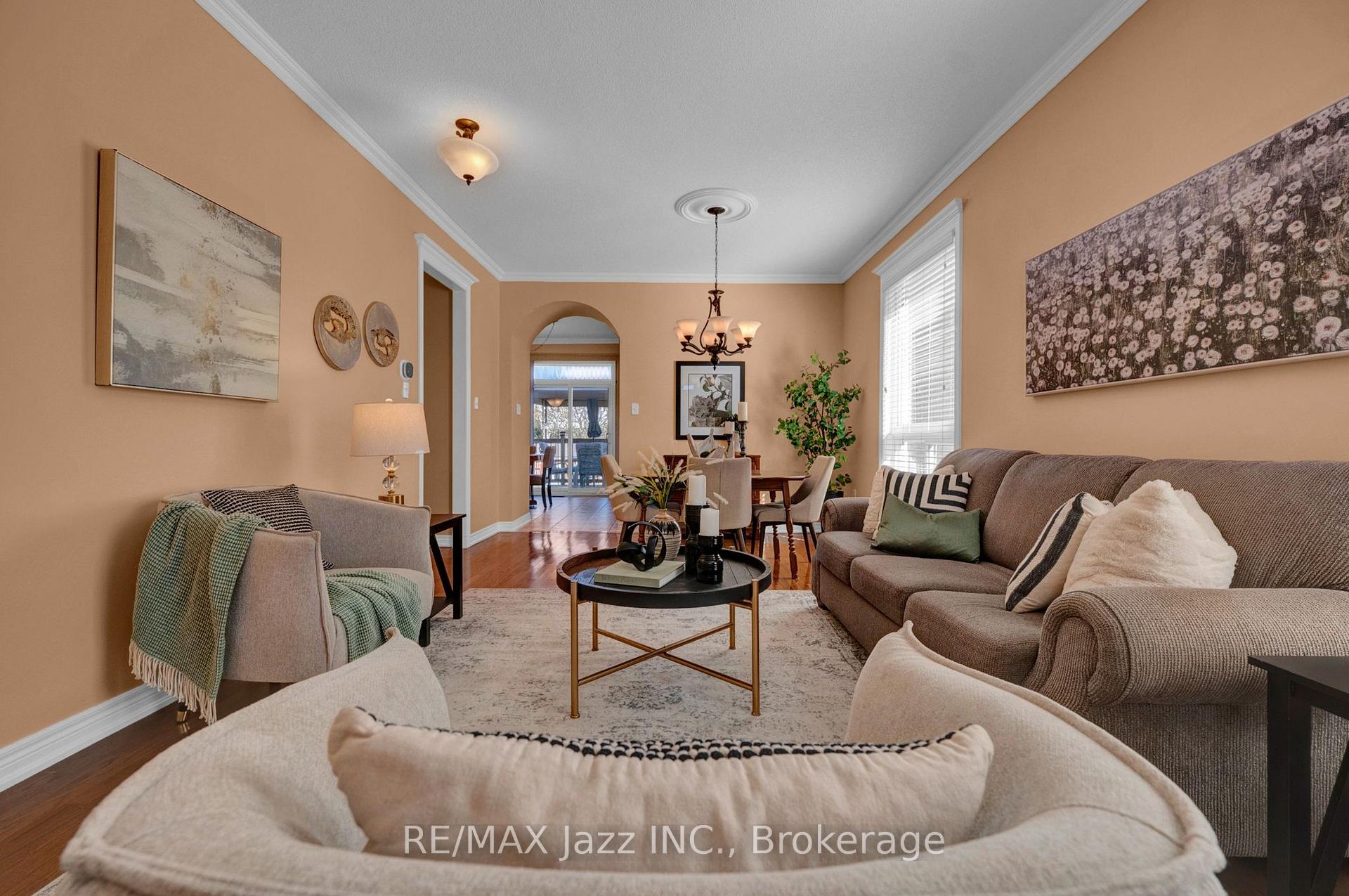 Photo 7 of 128 Nelson Street, Clarington, Bowmanville — HOMEH