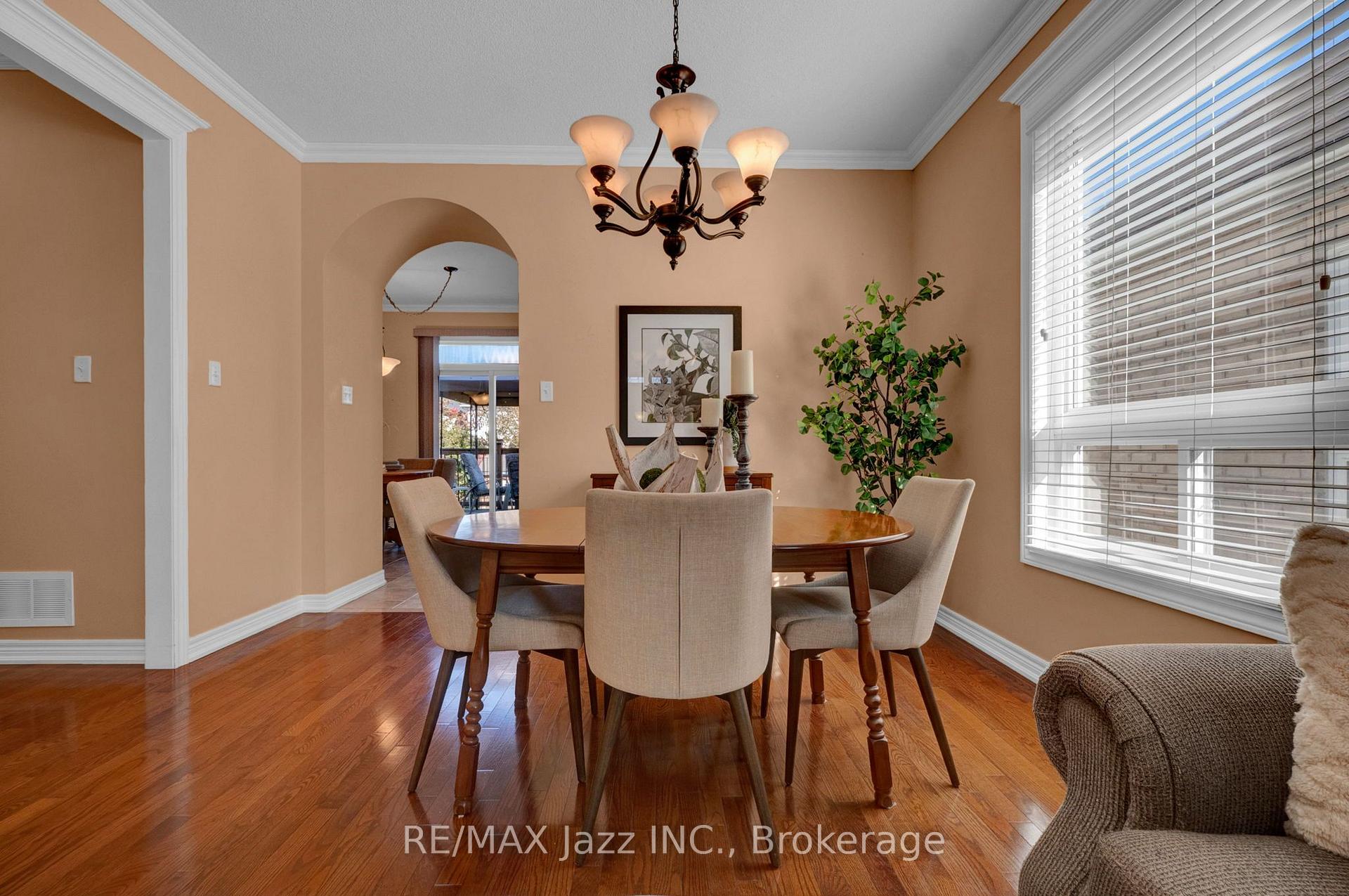 Photo 10 of 128 Nelson Street, Clarington, Bowmanville — HOMEH