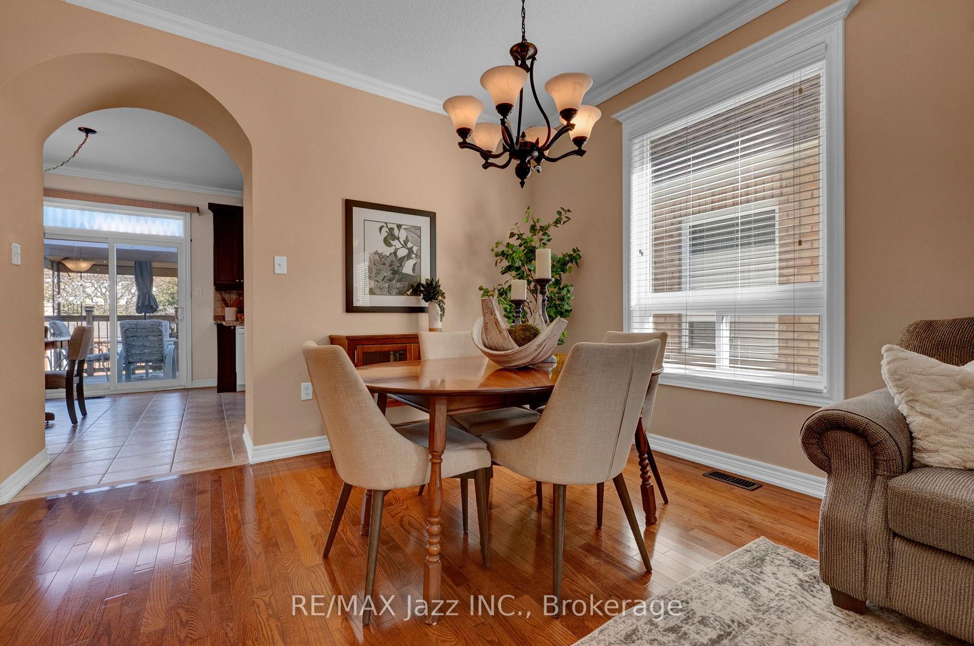 Photo 11 of 128 Nelson Street, Clarington, Bowmanville — HOMEH