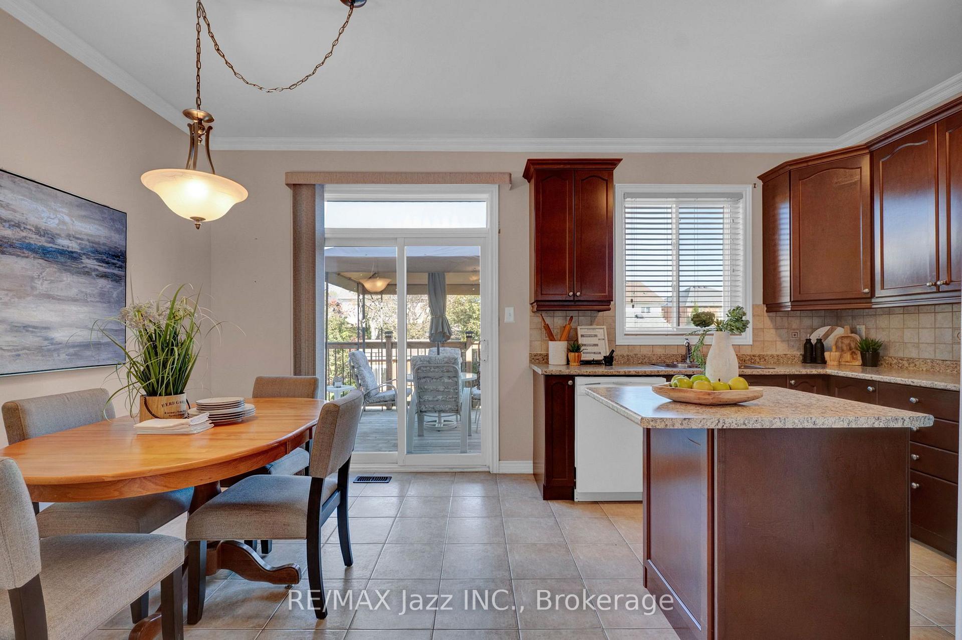 Photo 14 of 128 Nelson Street, Clarington, Bowmanville — HOMEH