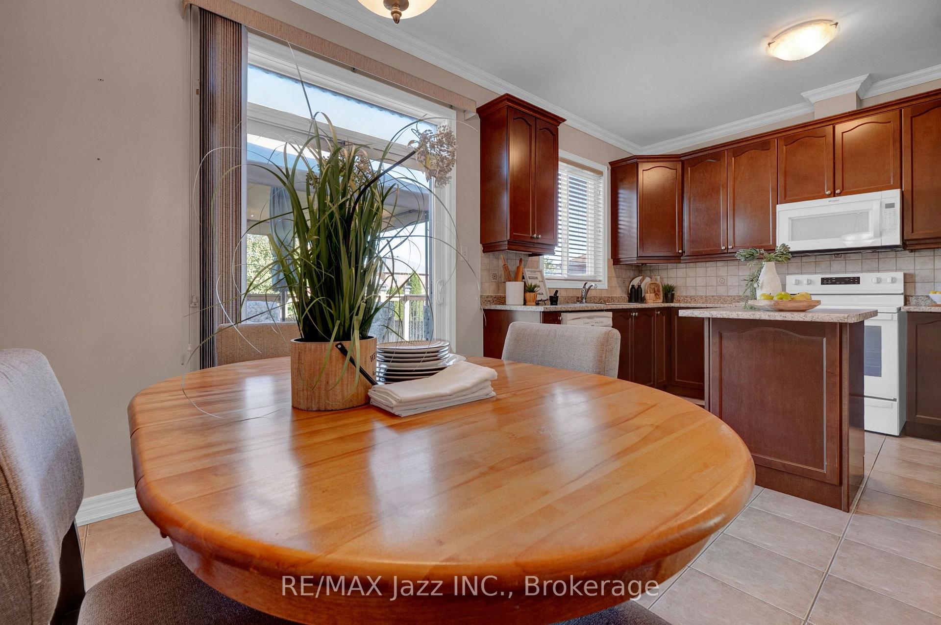 Photo 17 of 128 Nelson Street, Clarington, Bowmanville — HOMEH