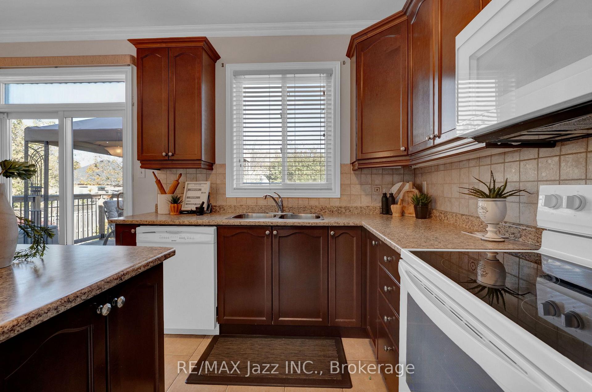 Photo 21 of 128 Nelson Street, Clarington, Bowmanville — HOMEH