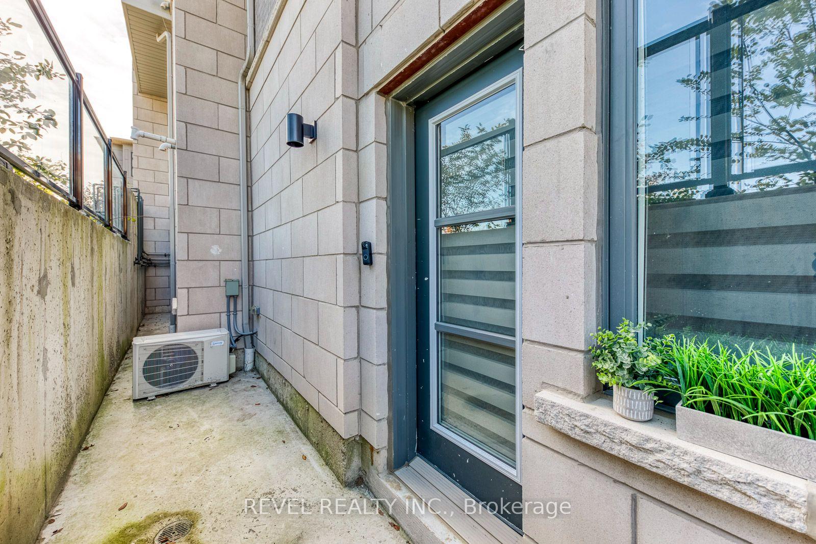 Photo 4 of Unit 402, 70 Halliford Place, Brampton, Bram East — HOMEH