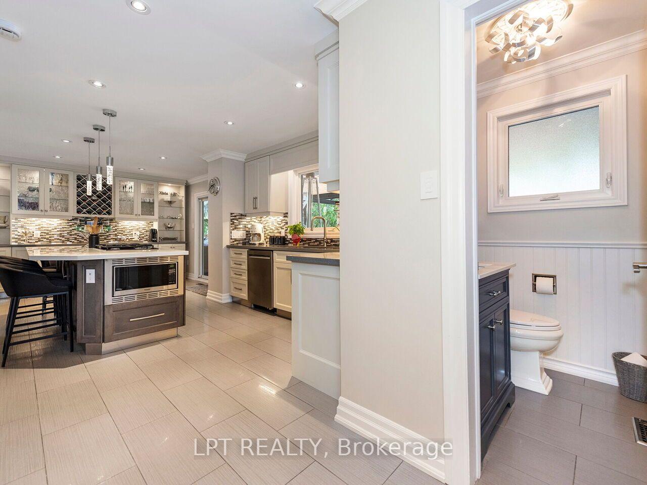 Photo 15 of 493 Tipperton Crescent, Oakville, West — HOMEH