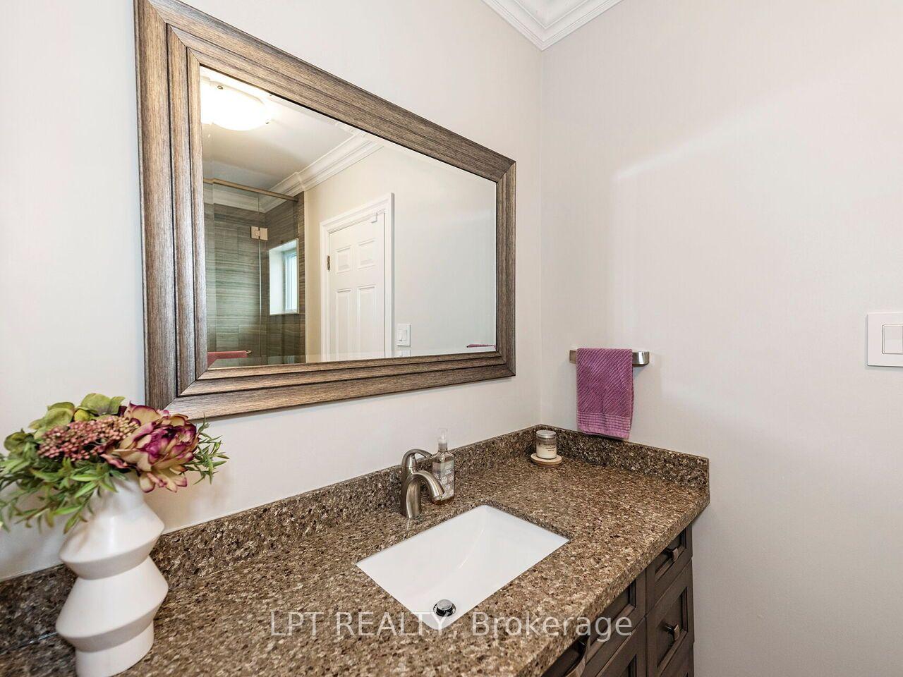 Photo 20 of 493 Tipperton Crescent, Oakville, West — HOMEH