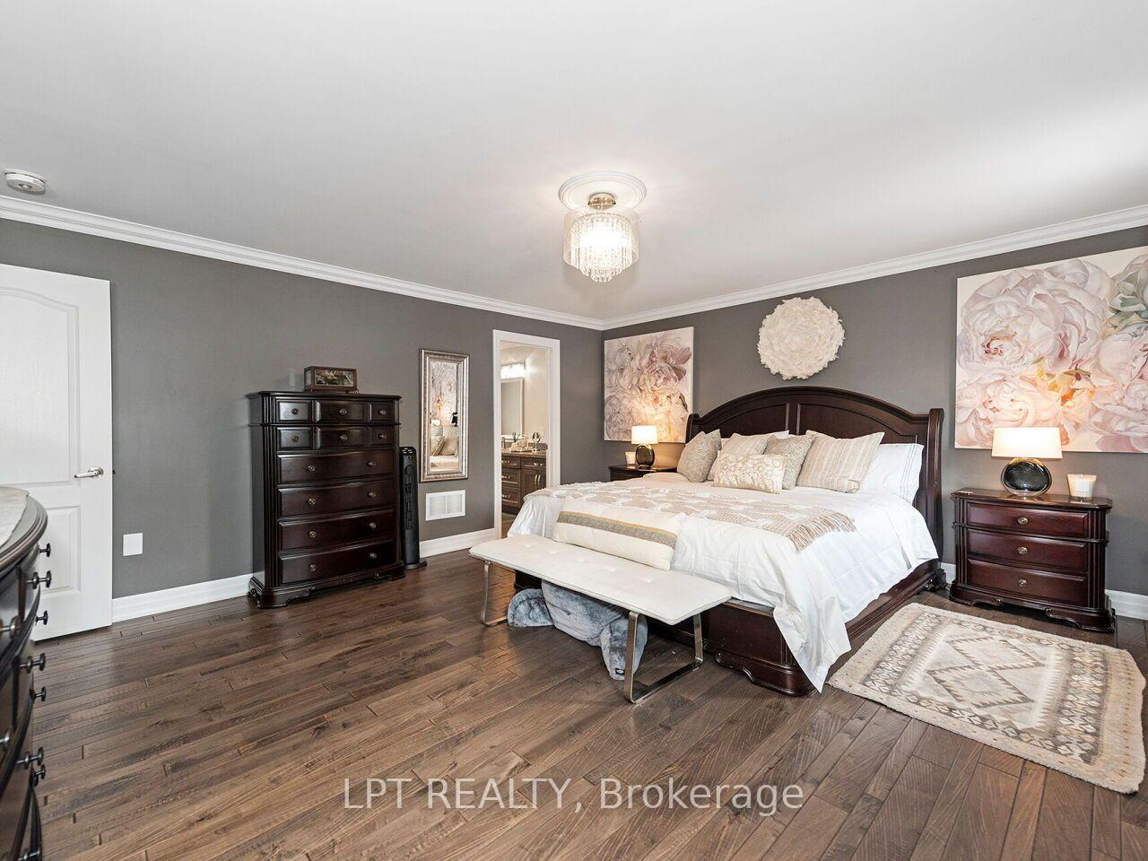 Photo 22 of 493 Tipperton Crescent, Oakville, West — HOMEH