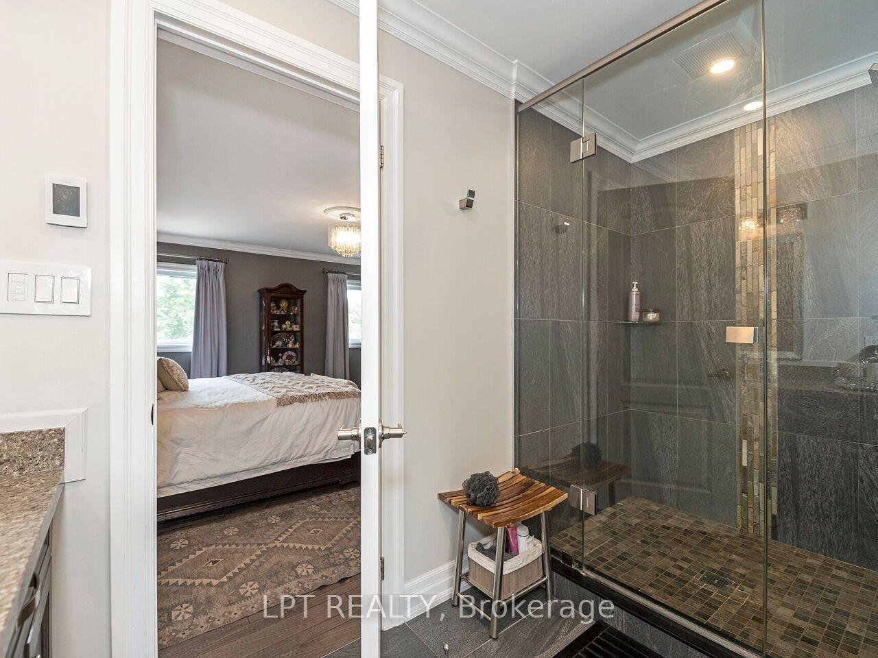 Photo 29 of 493 Tipperton Crescent, Oakville, West — HOMEH