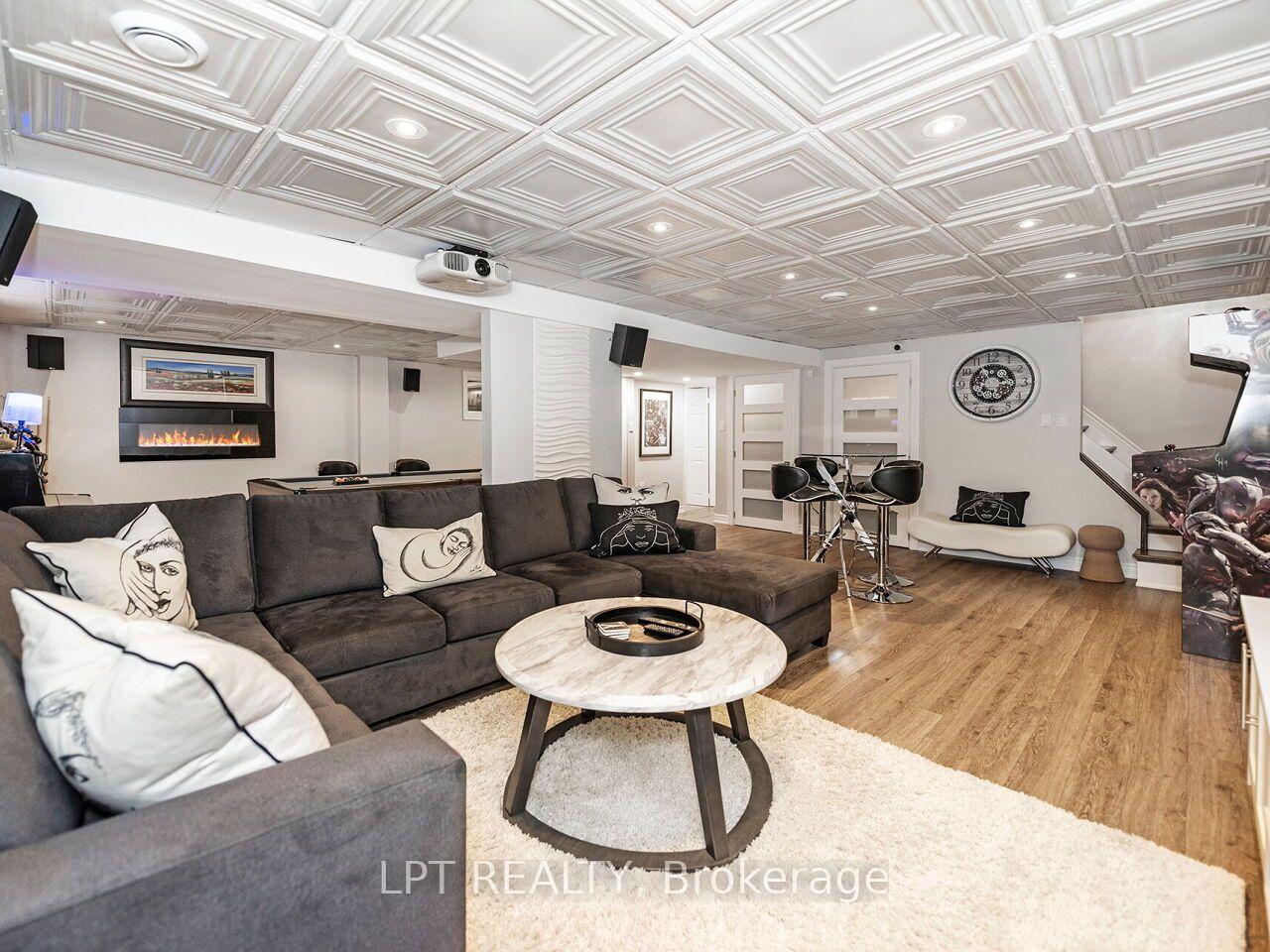 Photo 37 of 493 Tipperton Crescent, Oakville, West — HOMEH
