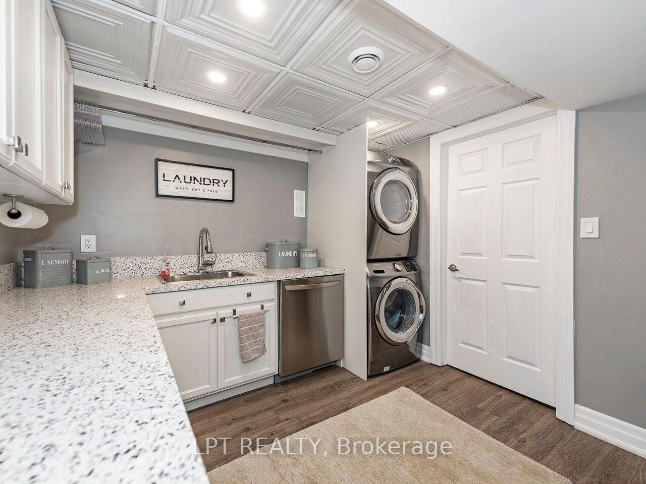 Photo 40 of 493 Tipperton Crescent, Oakville, West — HOMEH