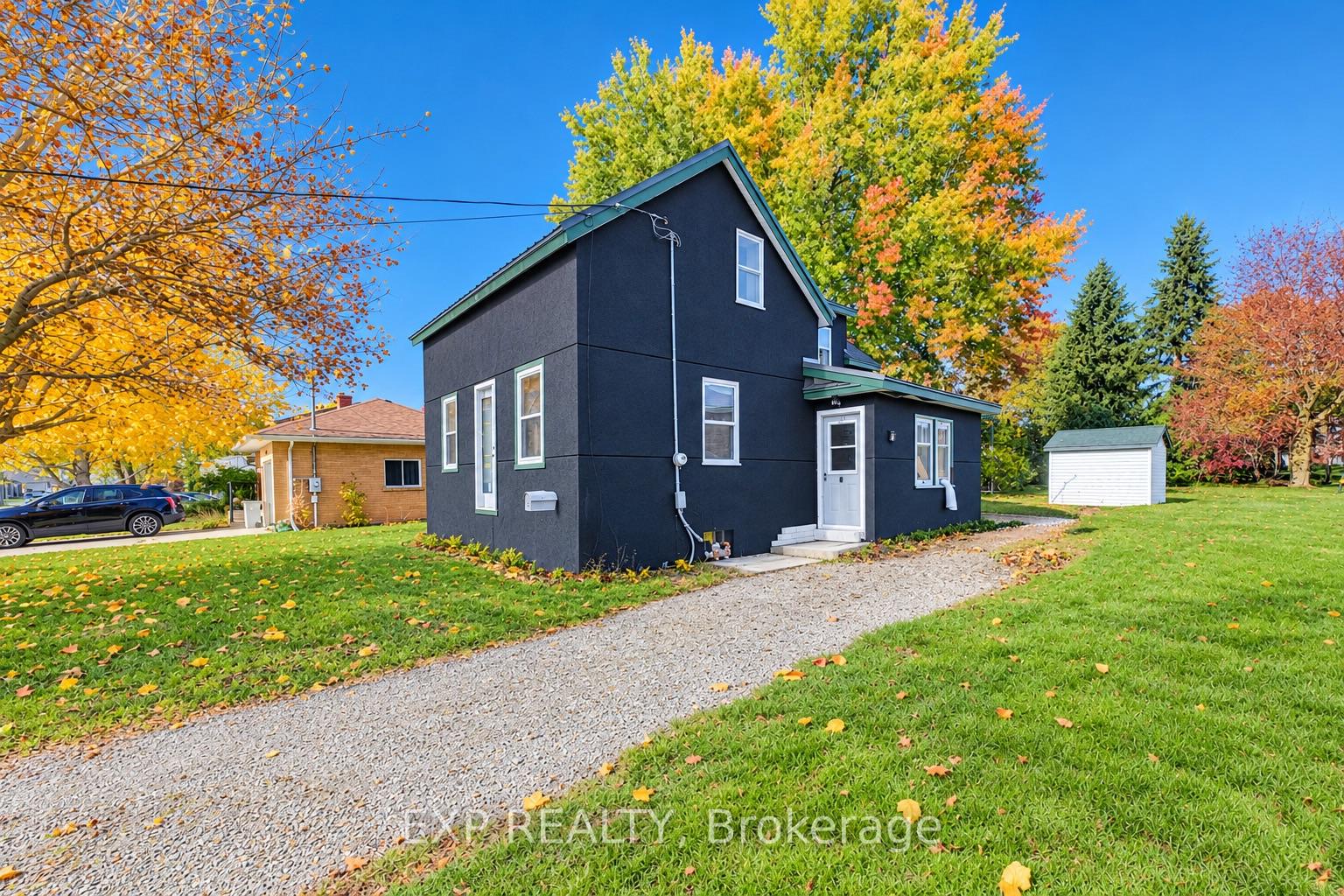 Photo 3 of 745 Binning Street W, North Perth, Listowel — HOMEH