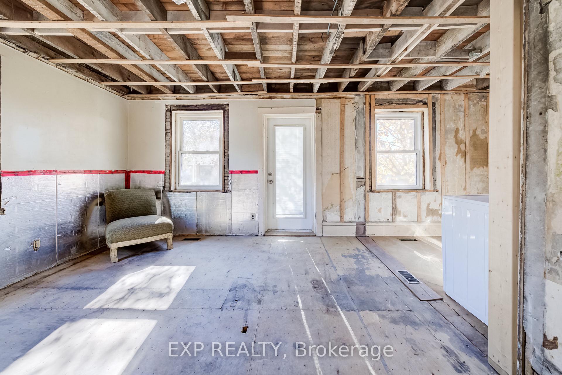 Photo 5 of 745 Binning Street W, North Perth, Listowel — HOMEH