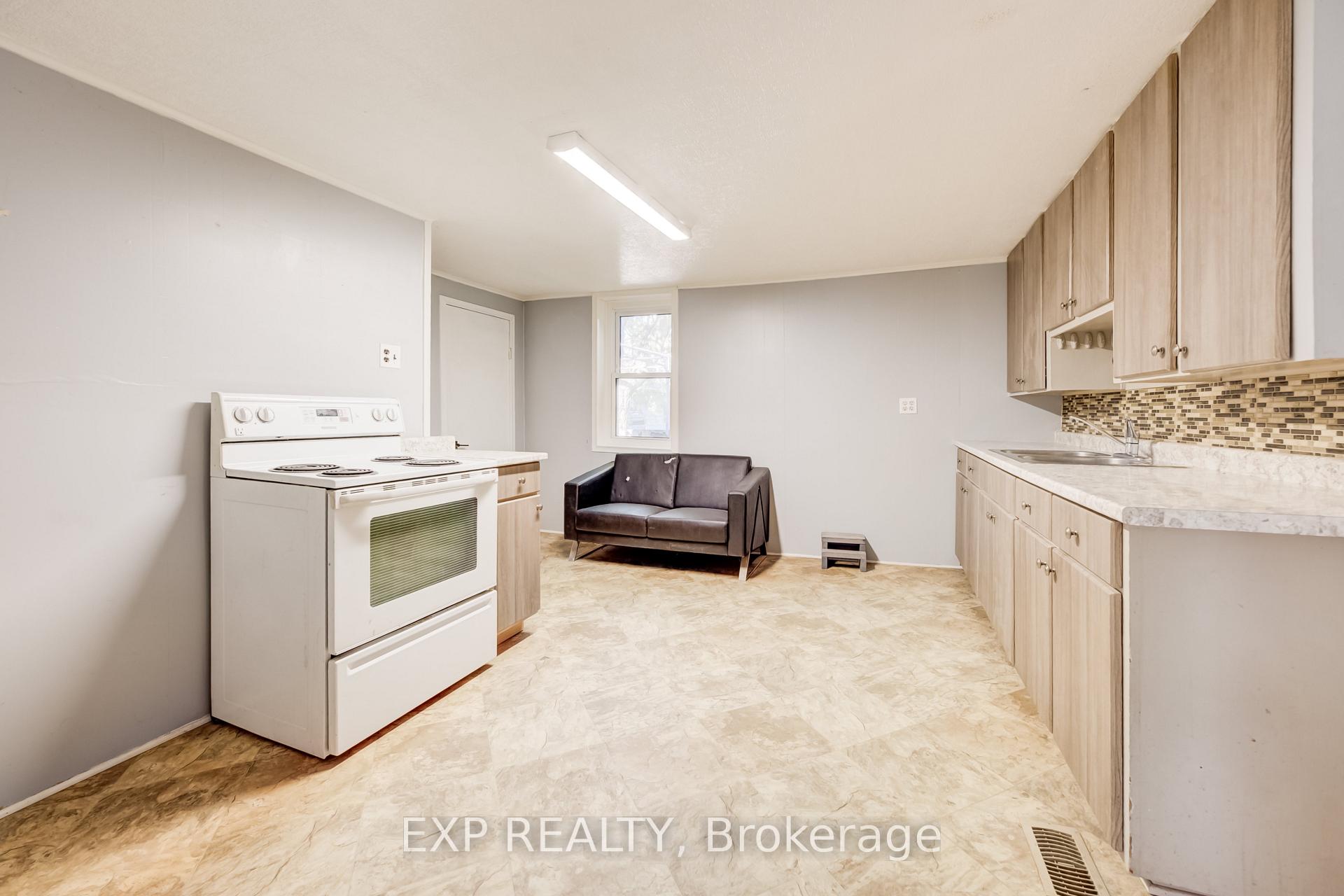 Photo 10 of 745 Binning Street W, North Perth, Listowel — HOMEH