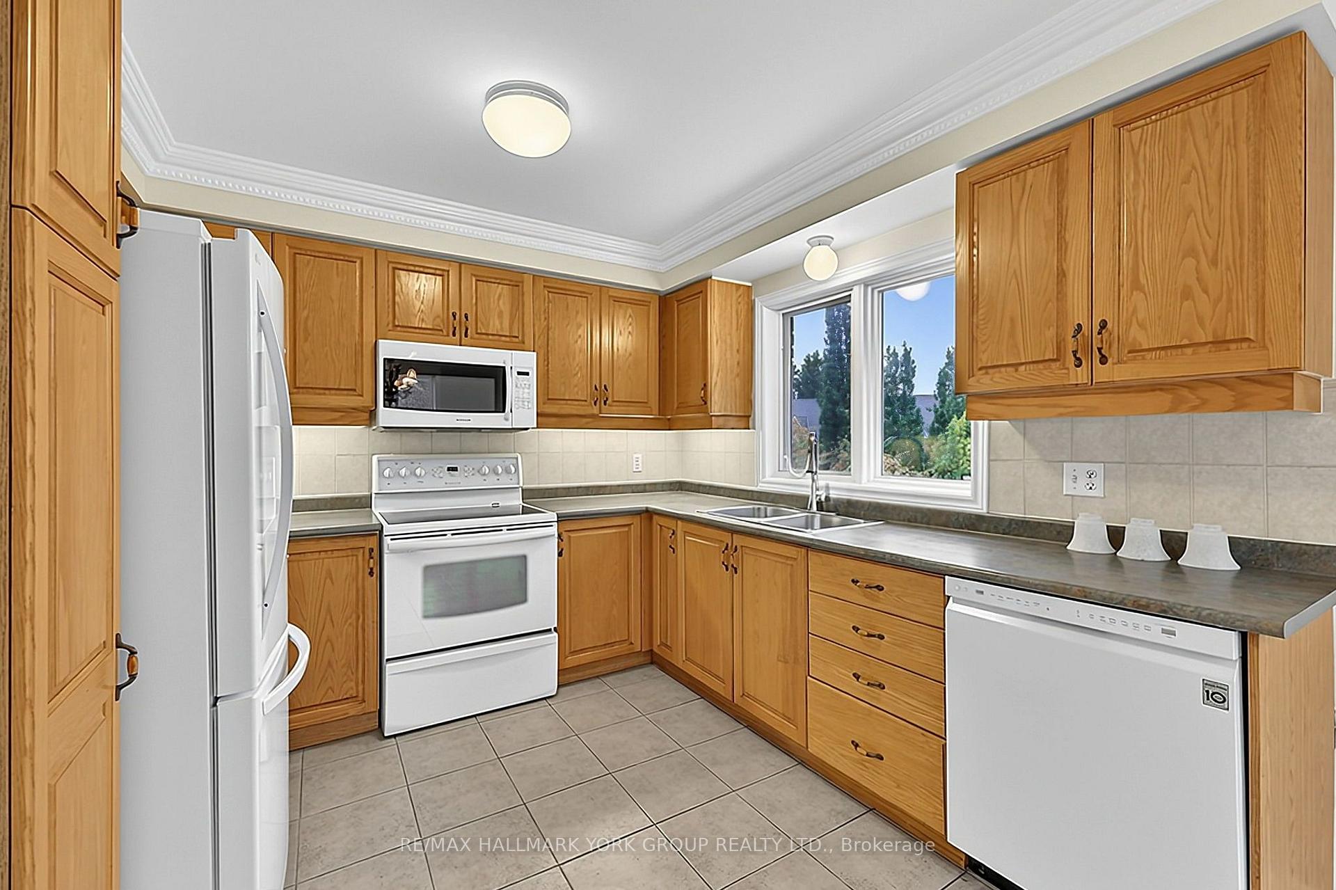 Photo 21 of Unit 34, 23 Marmill Way, Markham, Old Markham Village — HOMEH