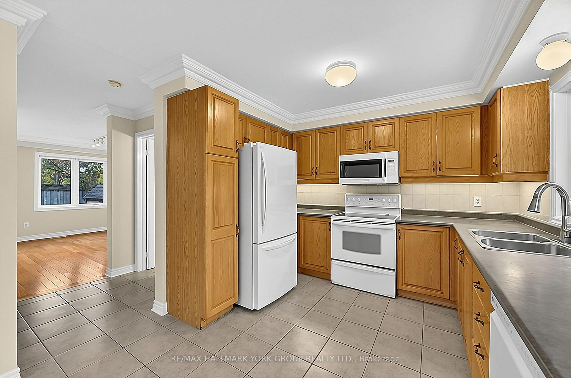 Photo 23 of Unit 34, 23 Marmill Way, Markham, Old Markham Village — HOMEH