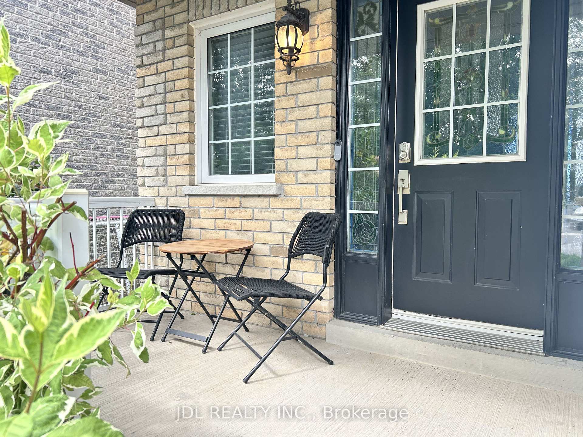 Photo 4 of 36 Laurelbank Crescent, Georgina, Keswick North — HOMEH