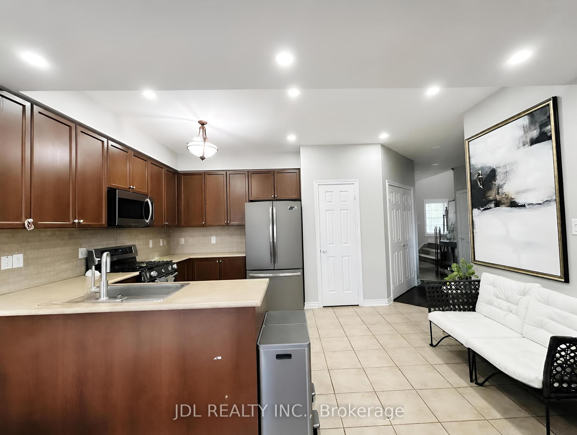 Photo 9 of 36 Laurelbank Crescent, Georgina, Keswick North — HOMEH