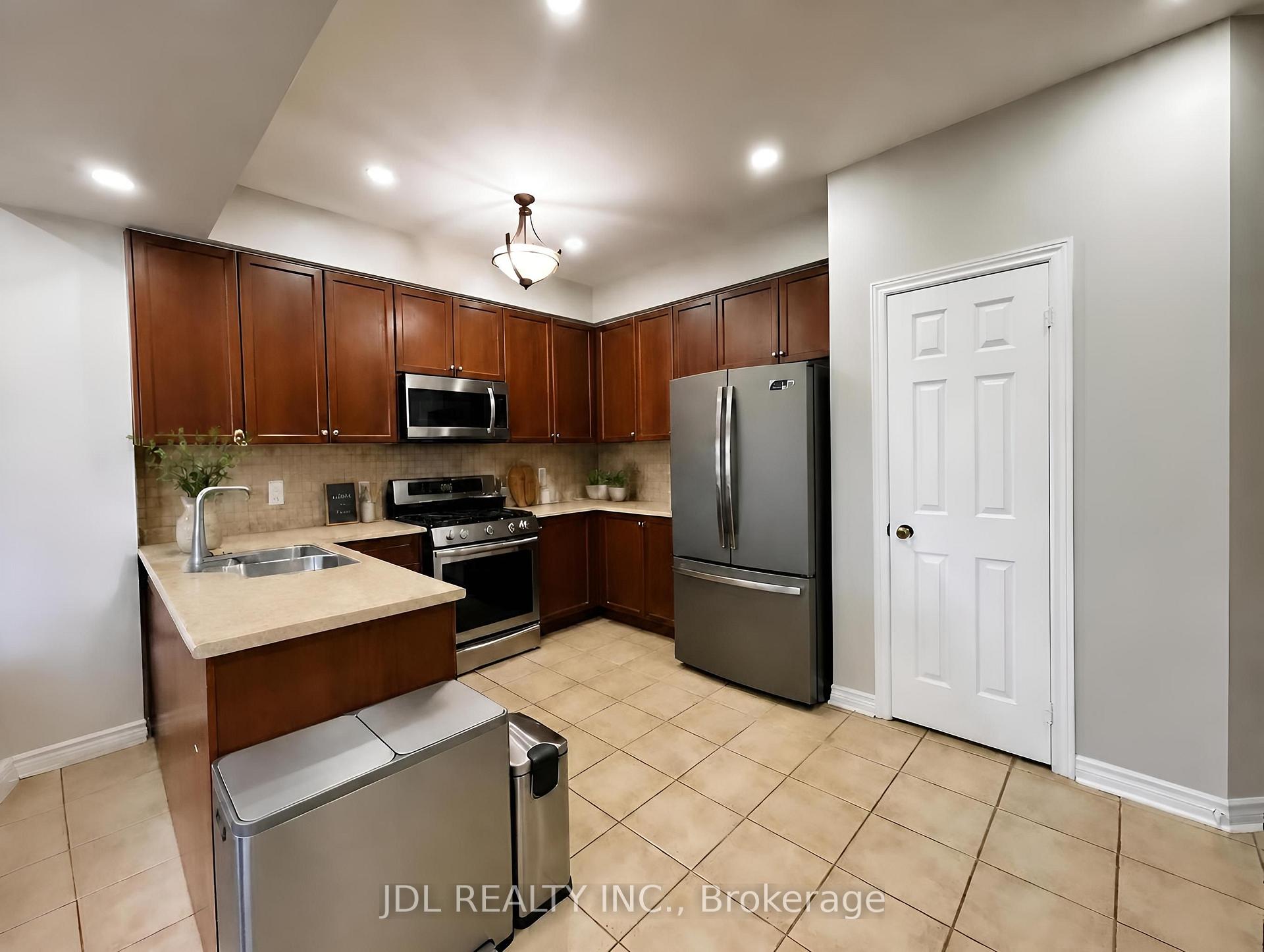 Photo 10 of 36 Laurelbank Crescent, Georgina, Keswick North — HOMEH
