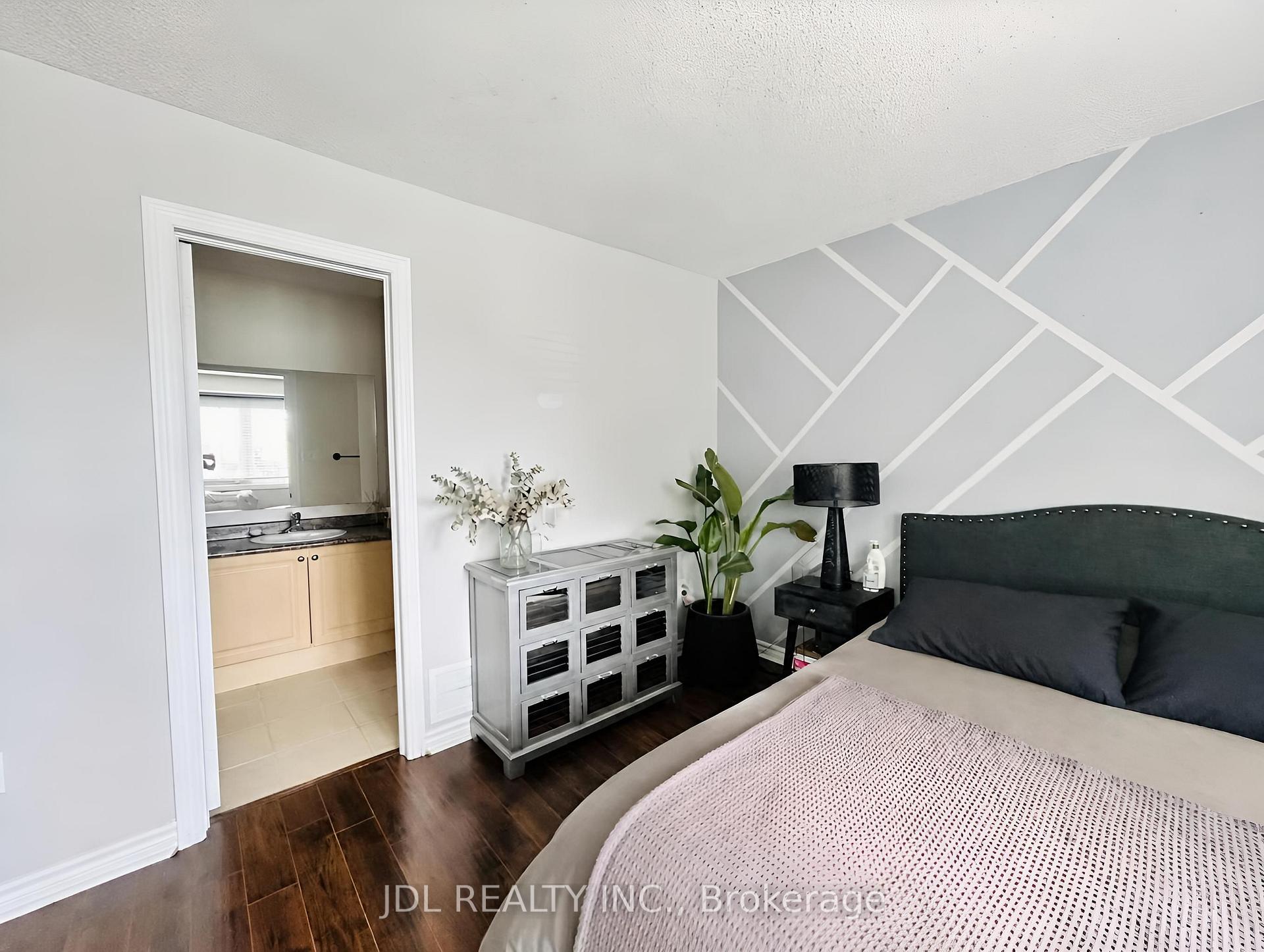 Photo 15 of 36 Laurelbank Crescent, Georgina, Keswick North — HOMEH