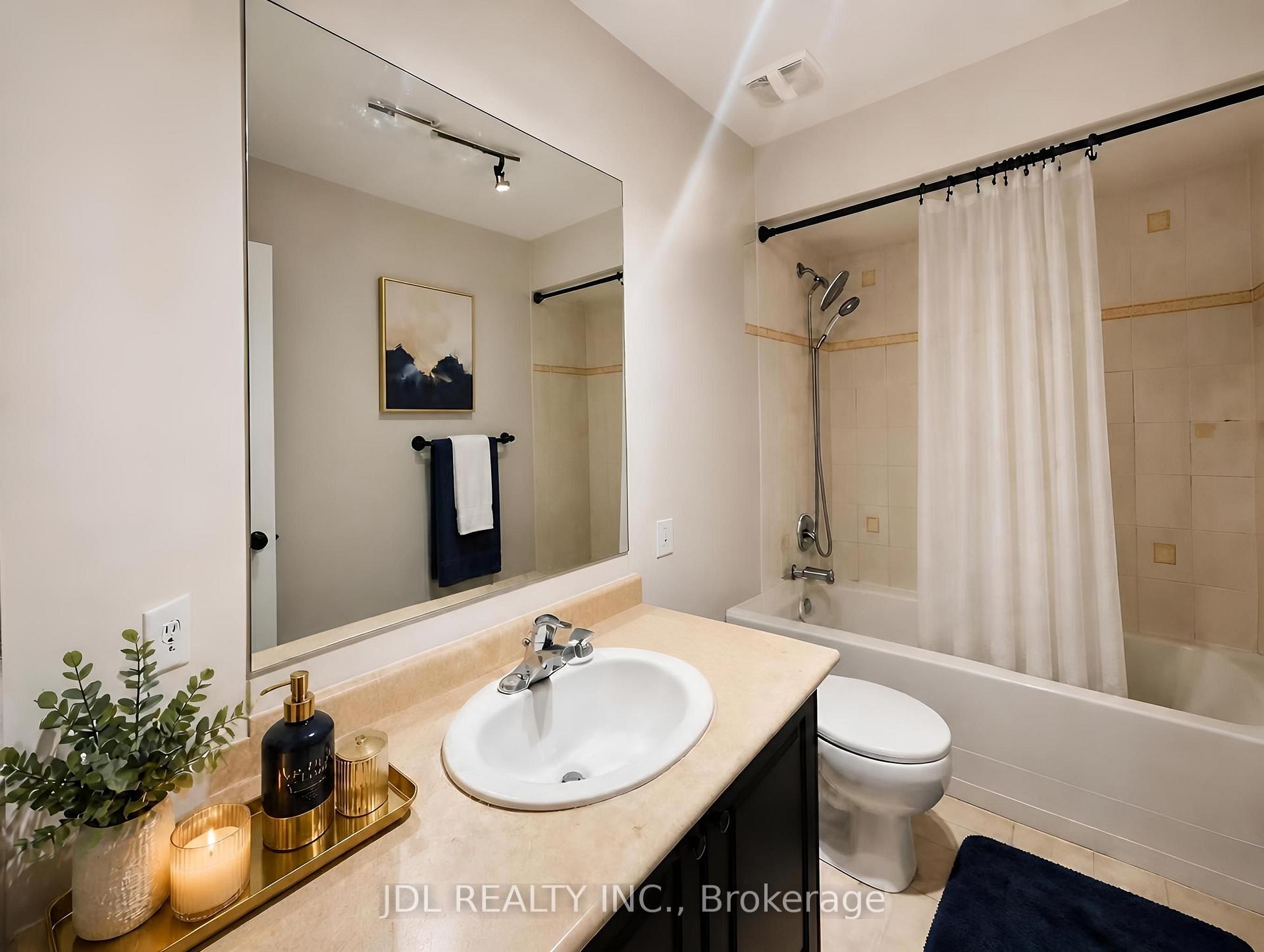 Photo 20 of 36 Laurelbank Crescent, Georgina, Keswick North — HOMEH