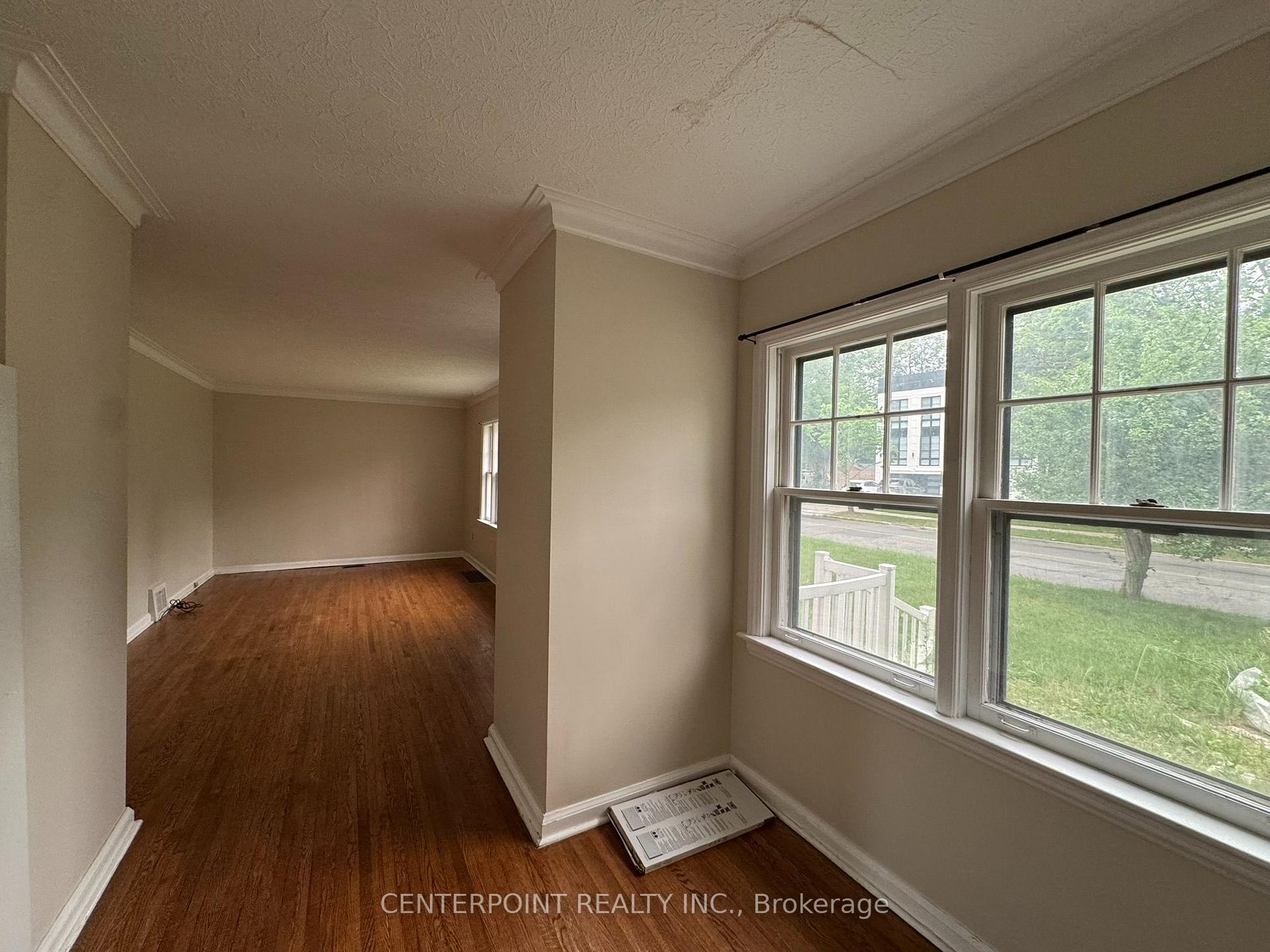 Photo 5 of 27 Grantbrook Street, North York, Newtonbrook West — HOMEH