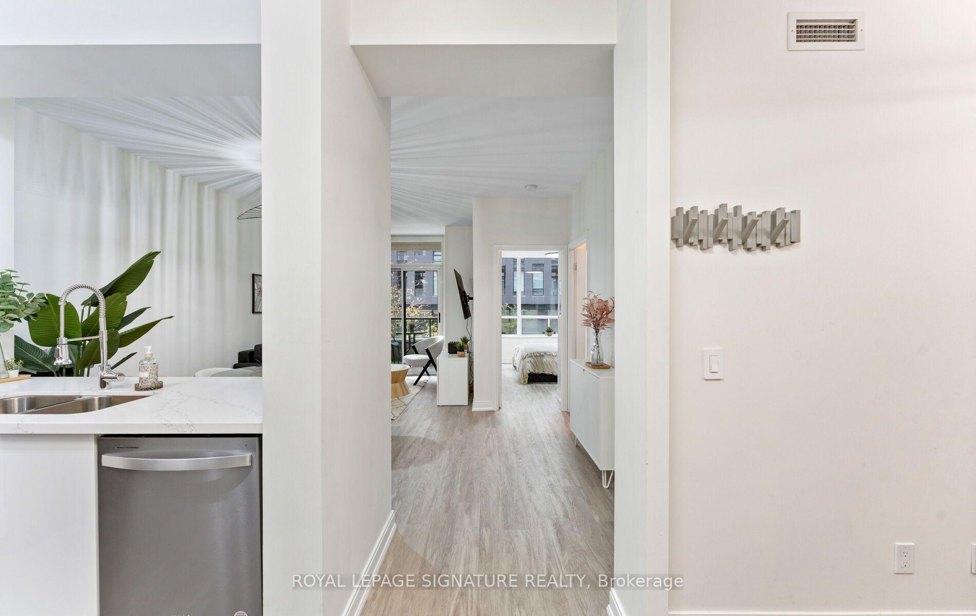 Photo 2 of Unit 206, 88 Broadway Avenue, Toronto, Mount Pleasant West — HOMEH
