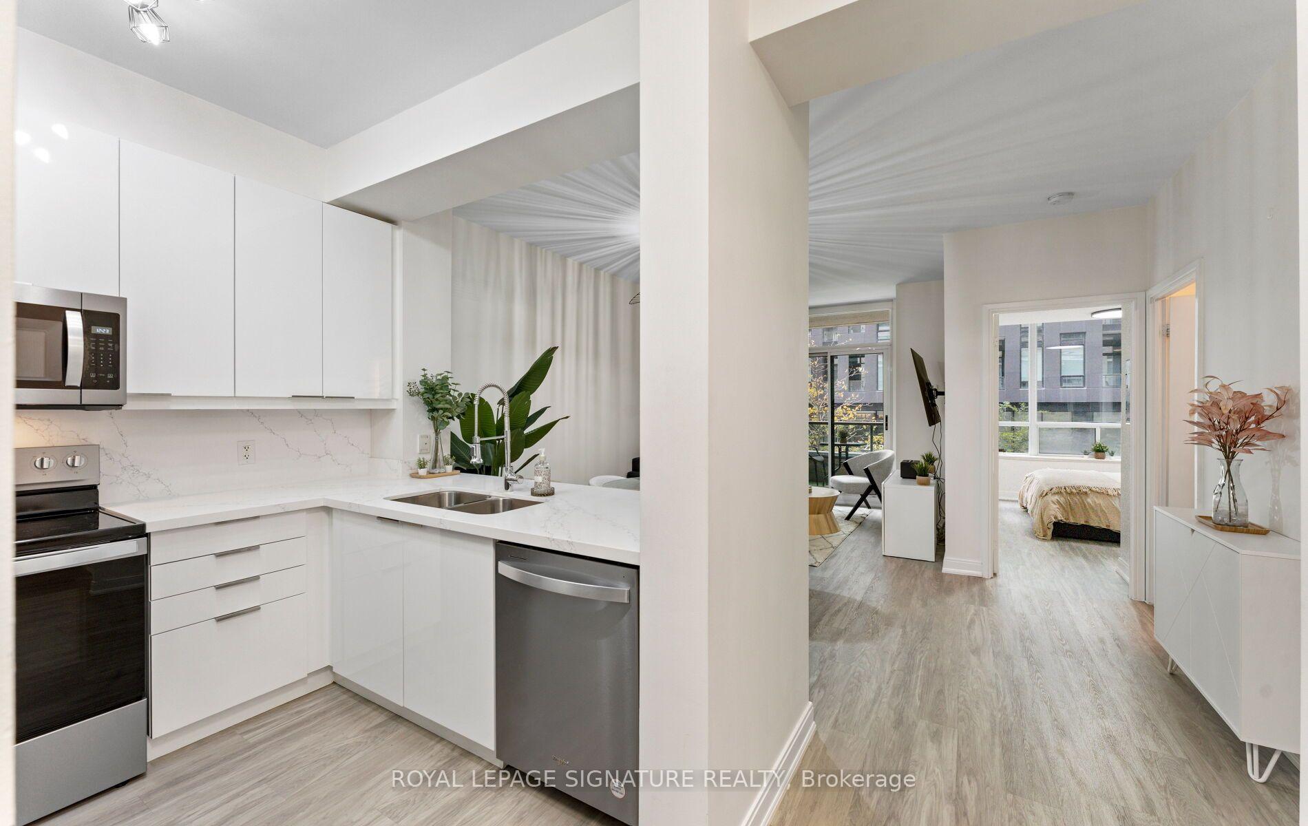 Photo 3 of Unit 206, 88 Broadway Avenue, Toronto, Mount Pleasant West — HOMEH