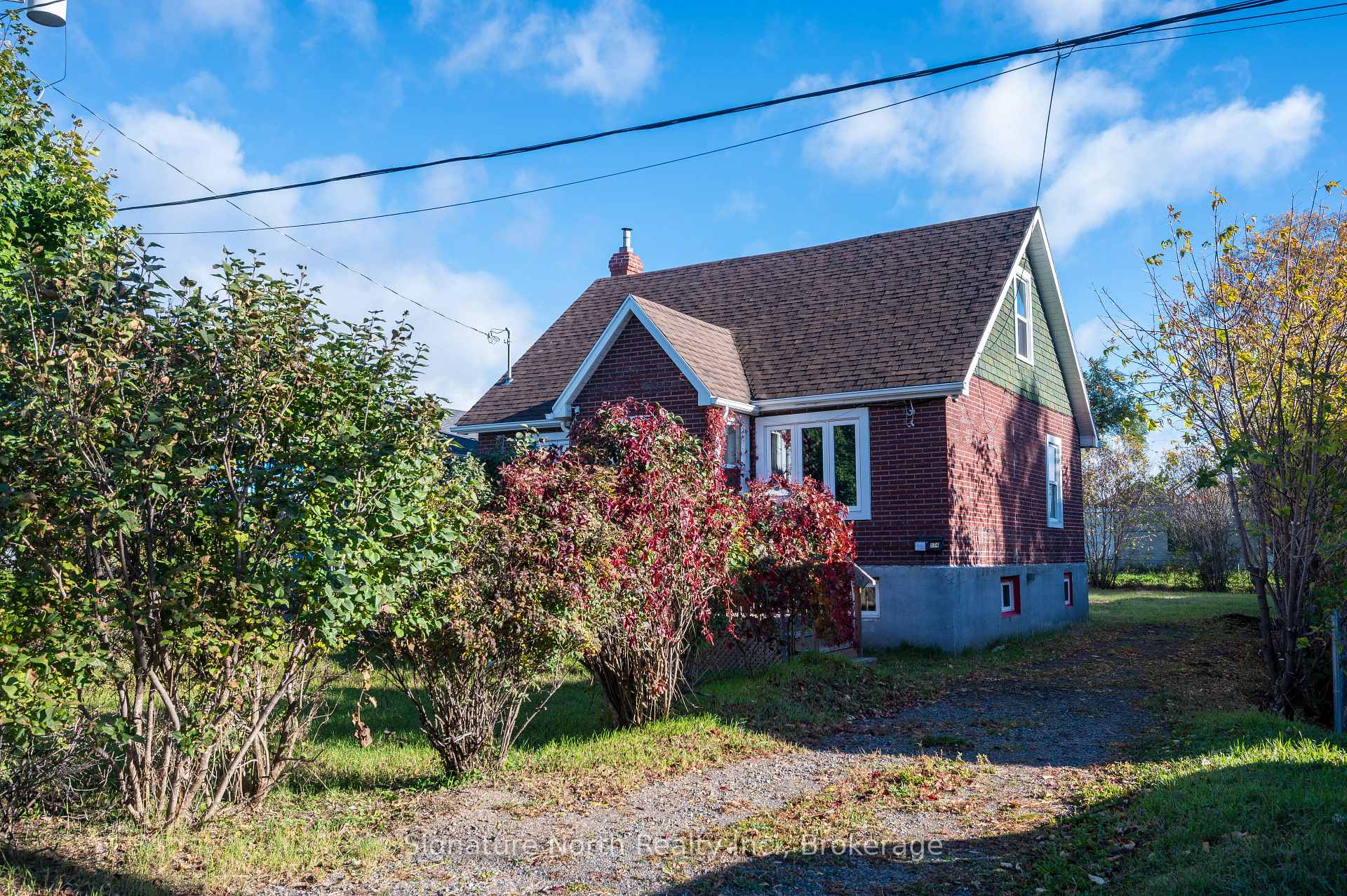 Photo 2 of 174 Clarke Street, Thunder Bay, Court / Cumberland — HOMEH