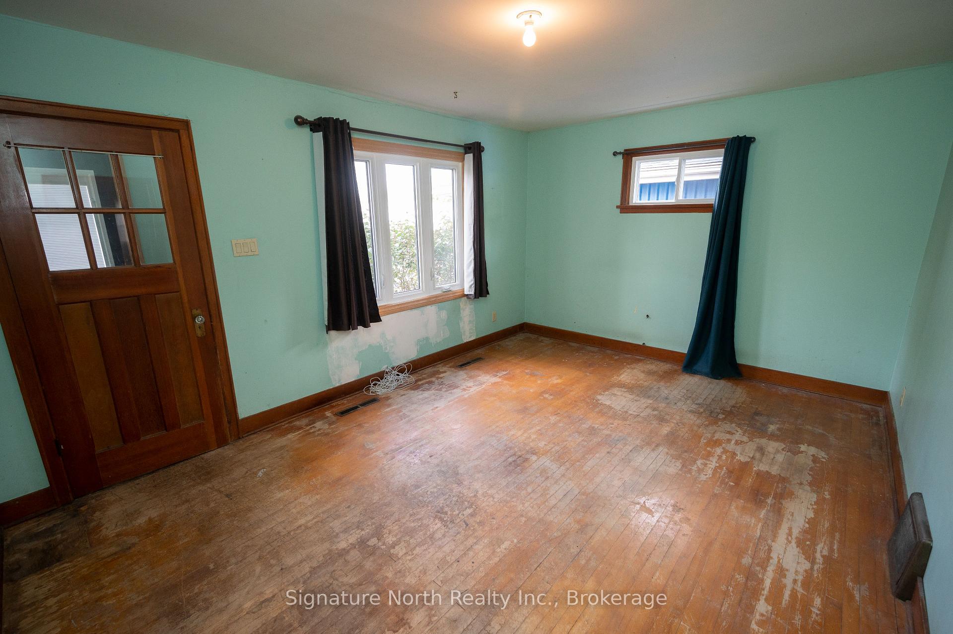 Photo 9 of 174 Clarke Street, Thunder Bay, Court / Cumberland — HOMEH