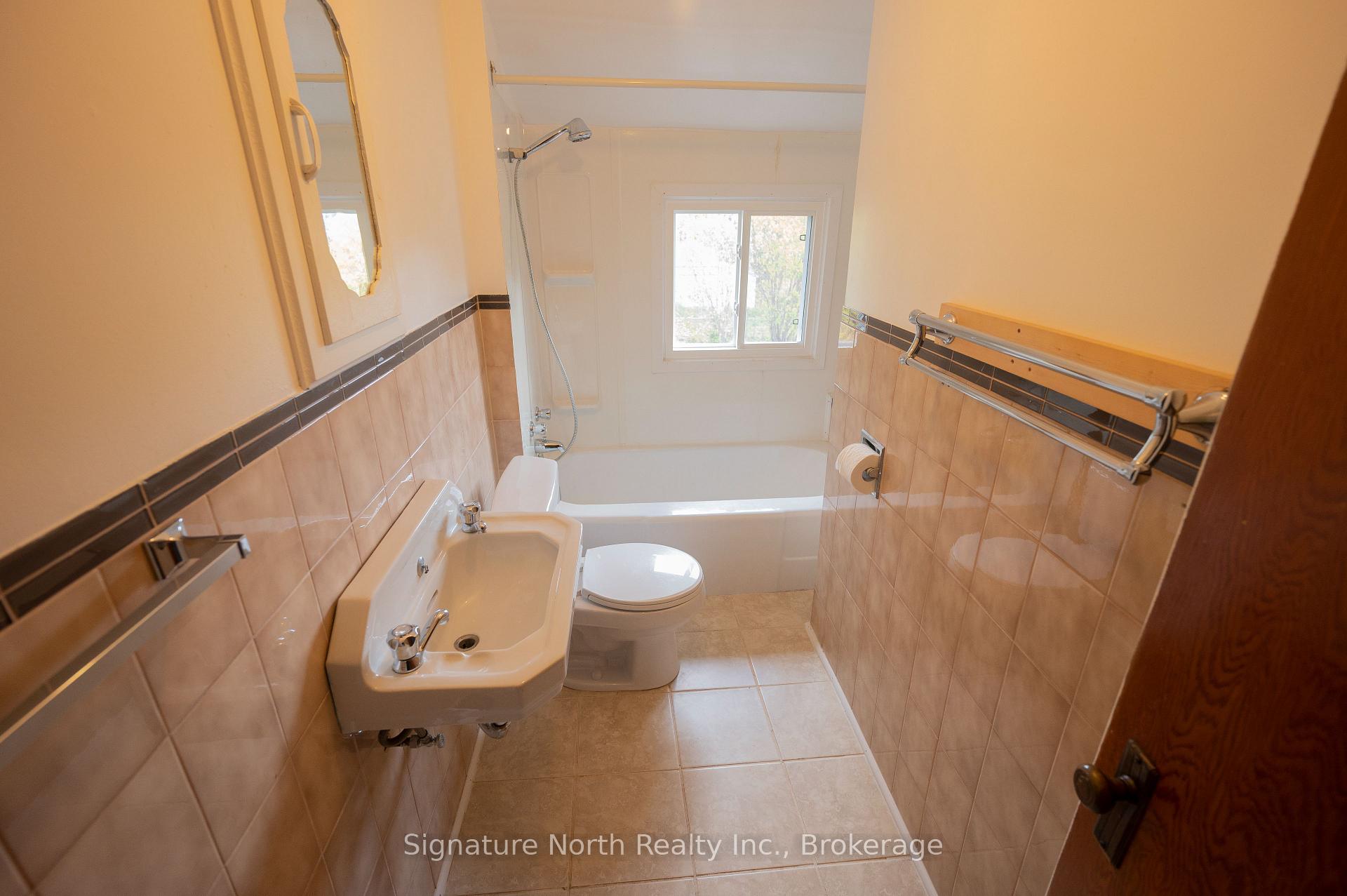 Photo 28 of 174 Clarke Street, Thunder Bay, Court / Cumberland — HOMEH