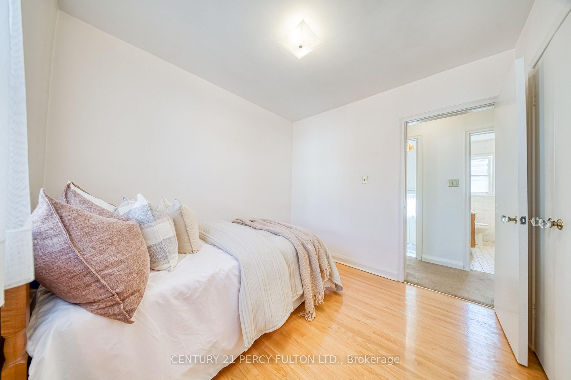 Photo 13 of 78 Gilroy Drive, Scarborough, Dorset Park — HOMEH