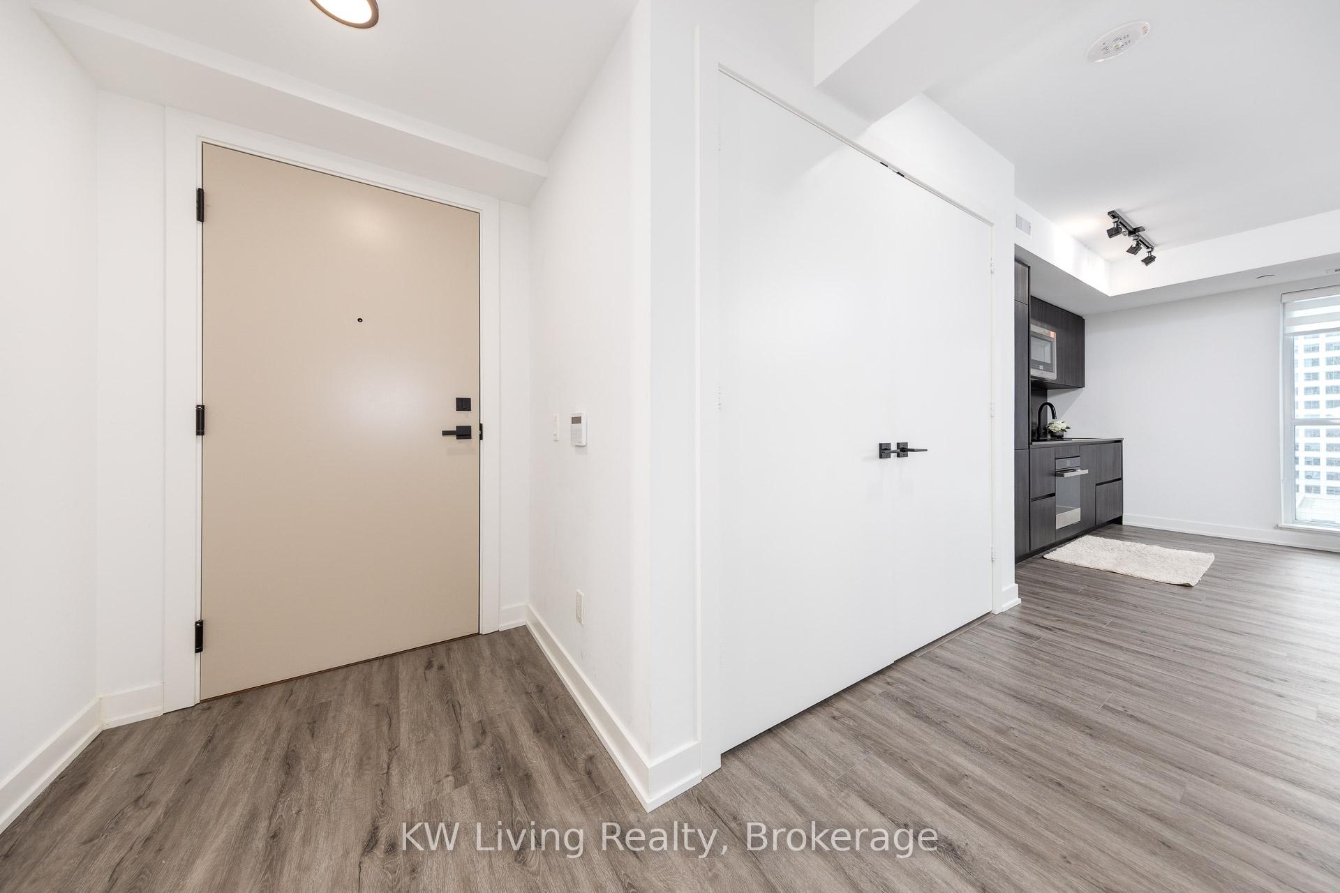 Photo 3 of Unit 902, 327 King Street W, Toronto, Waterfront Communities — HOMEH