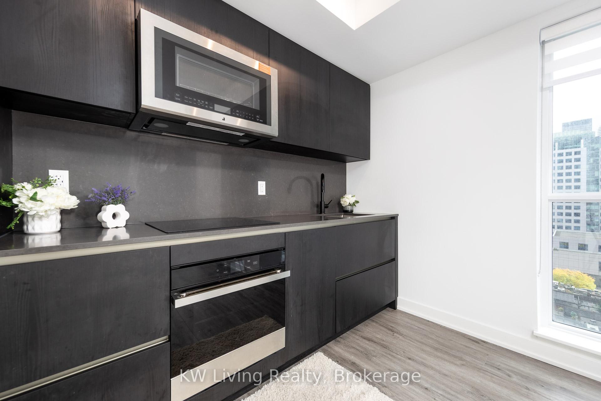 Photo 10 of Unit 902, 327 King Street W, Toronto, Waterfront Communities — HOMEH