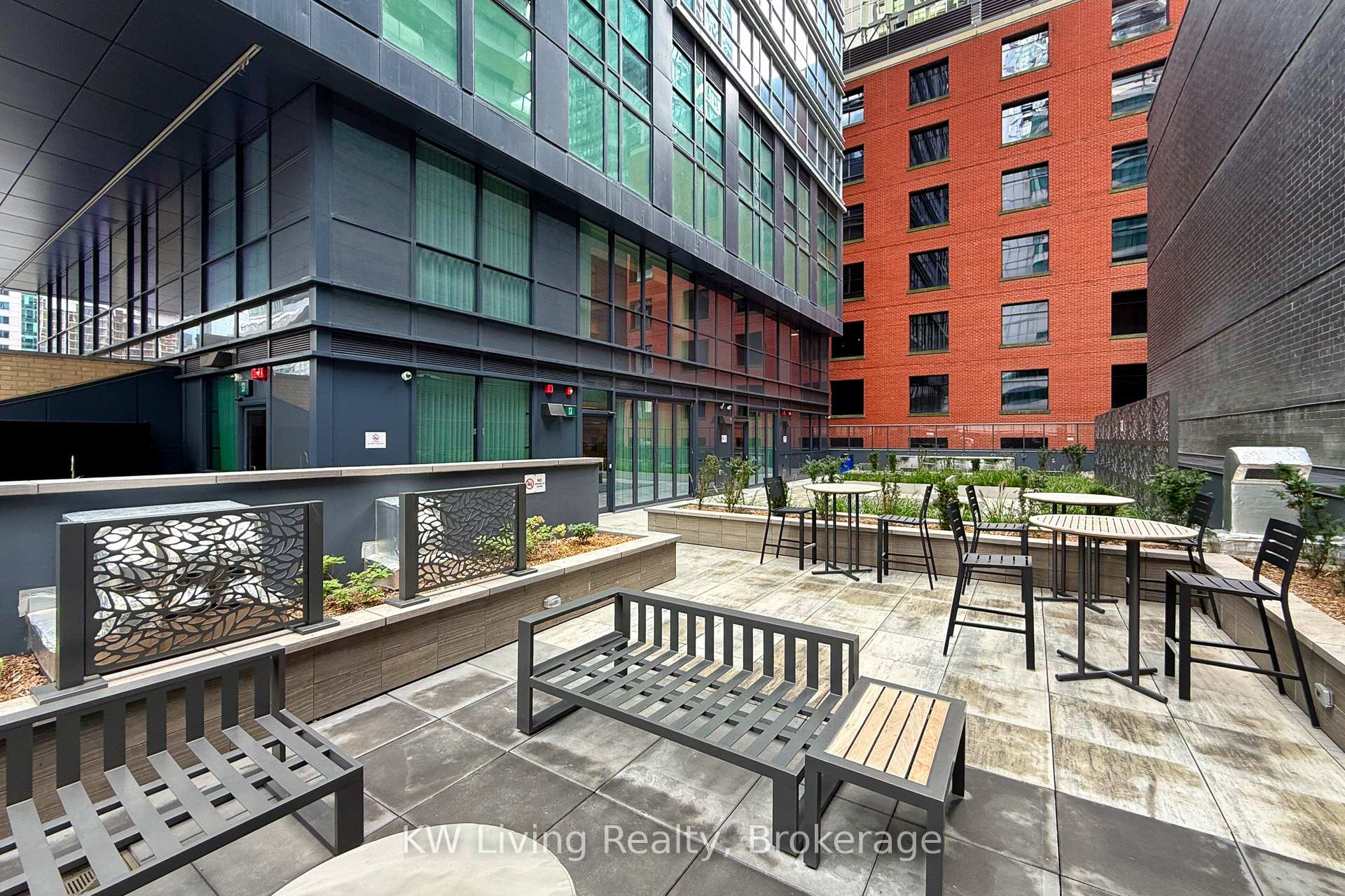 Photo 19 of Unit 902, 327 King Street W, Toronto, Waterfront Communities — HOMEH