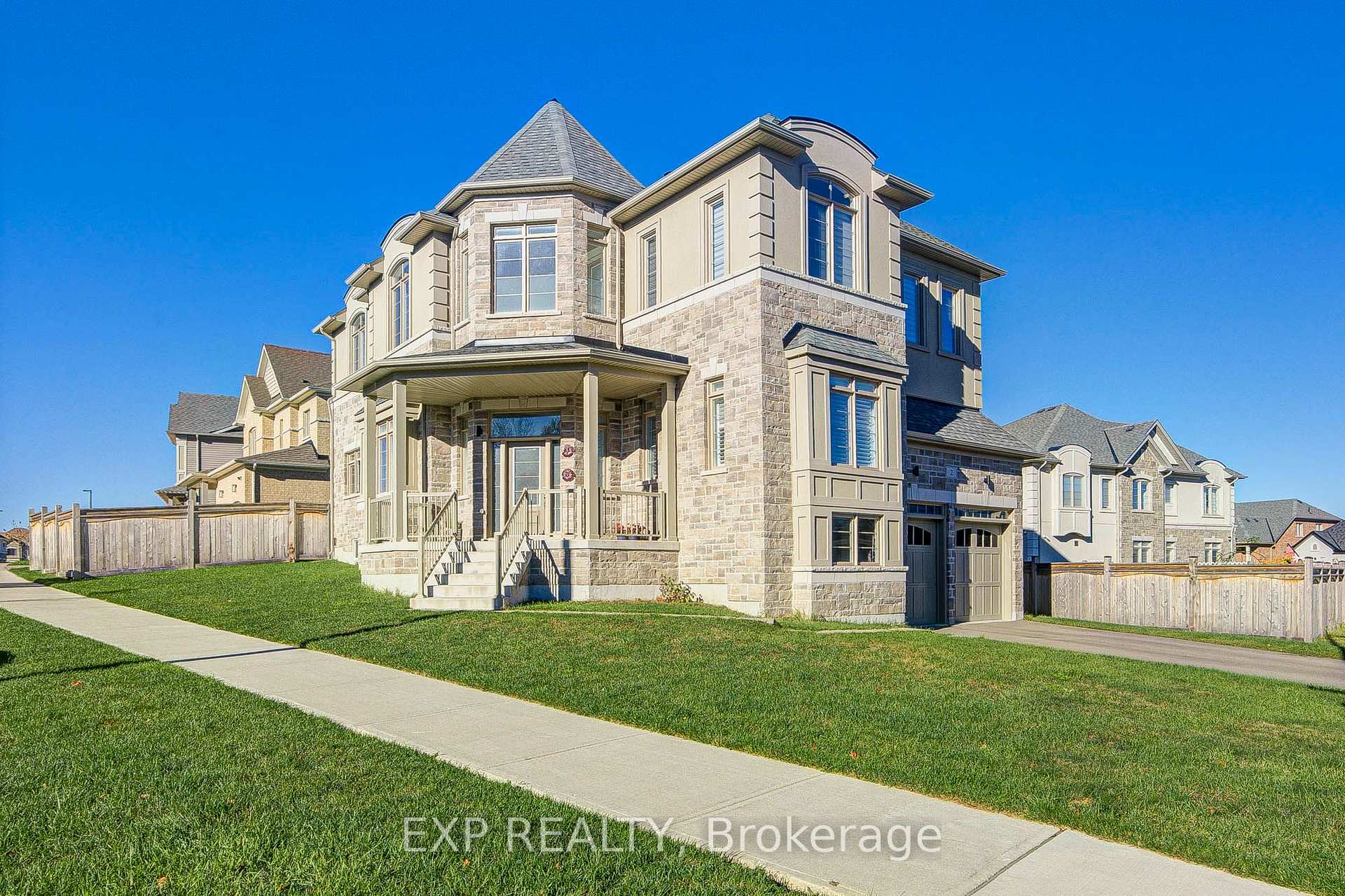 Photo 1 of 2 Pietrowski Drive, Georgina, Keswick North — HOMEH