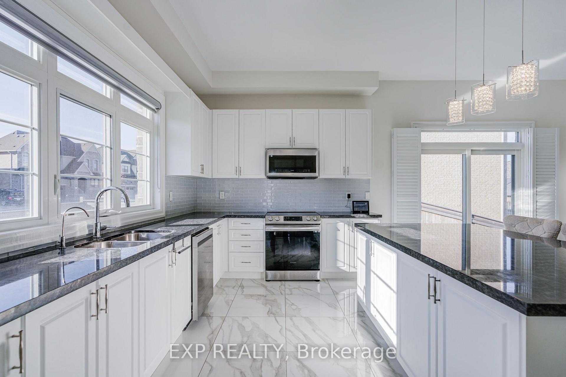 Photo 11 of 2 Pietrowski Drive, Georgina, Keswick North — HOMEH