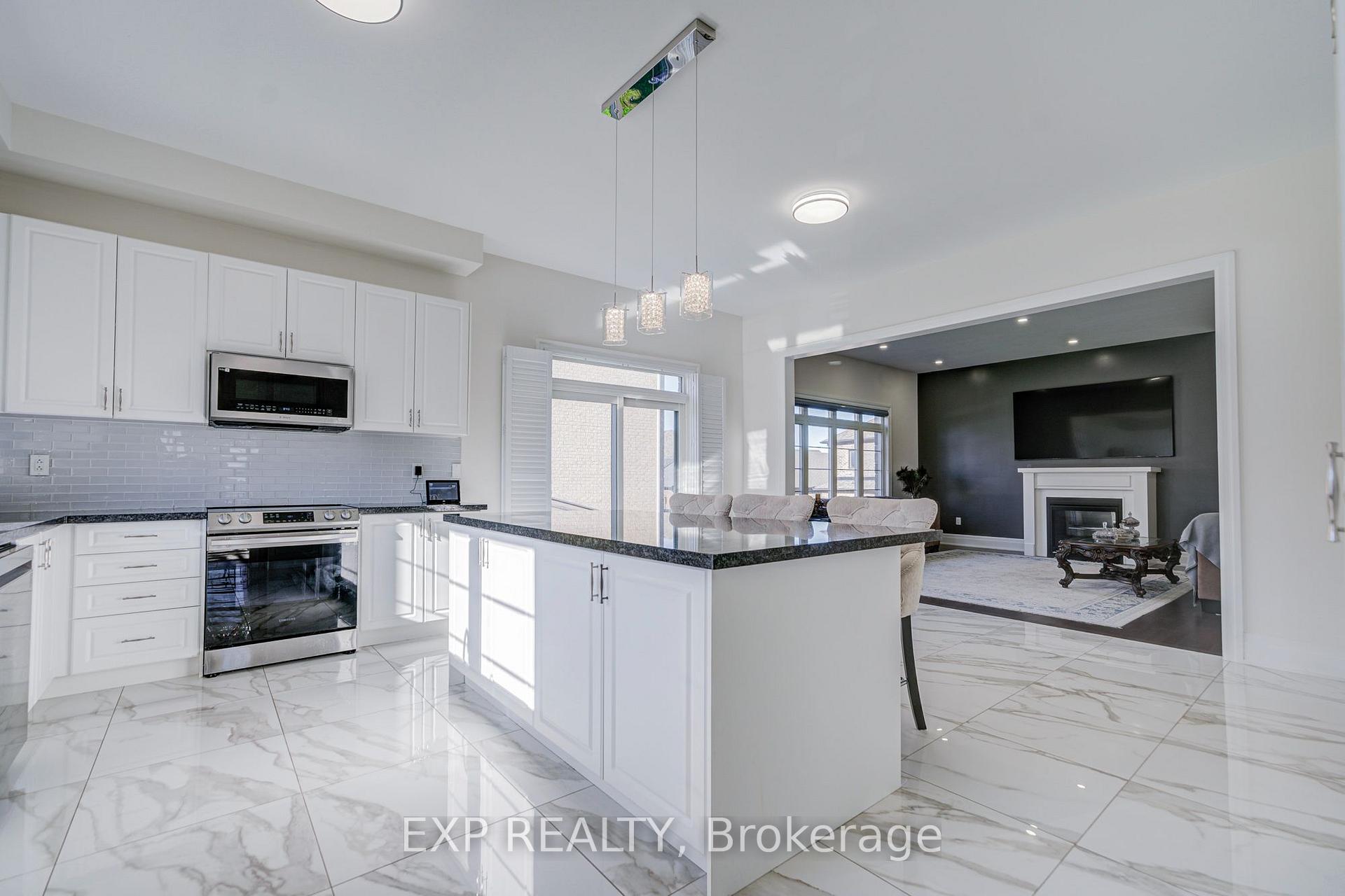 Photo 12 of 2 Pietrowski Drive, Georgina, Keswick North — HOMEH