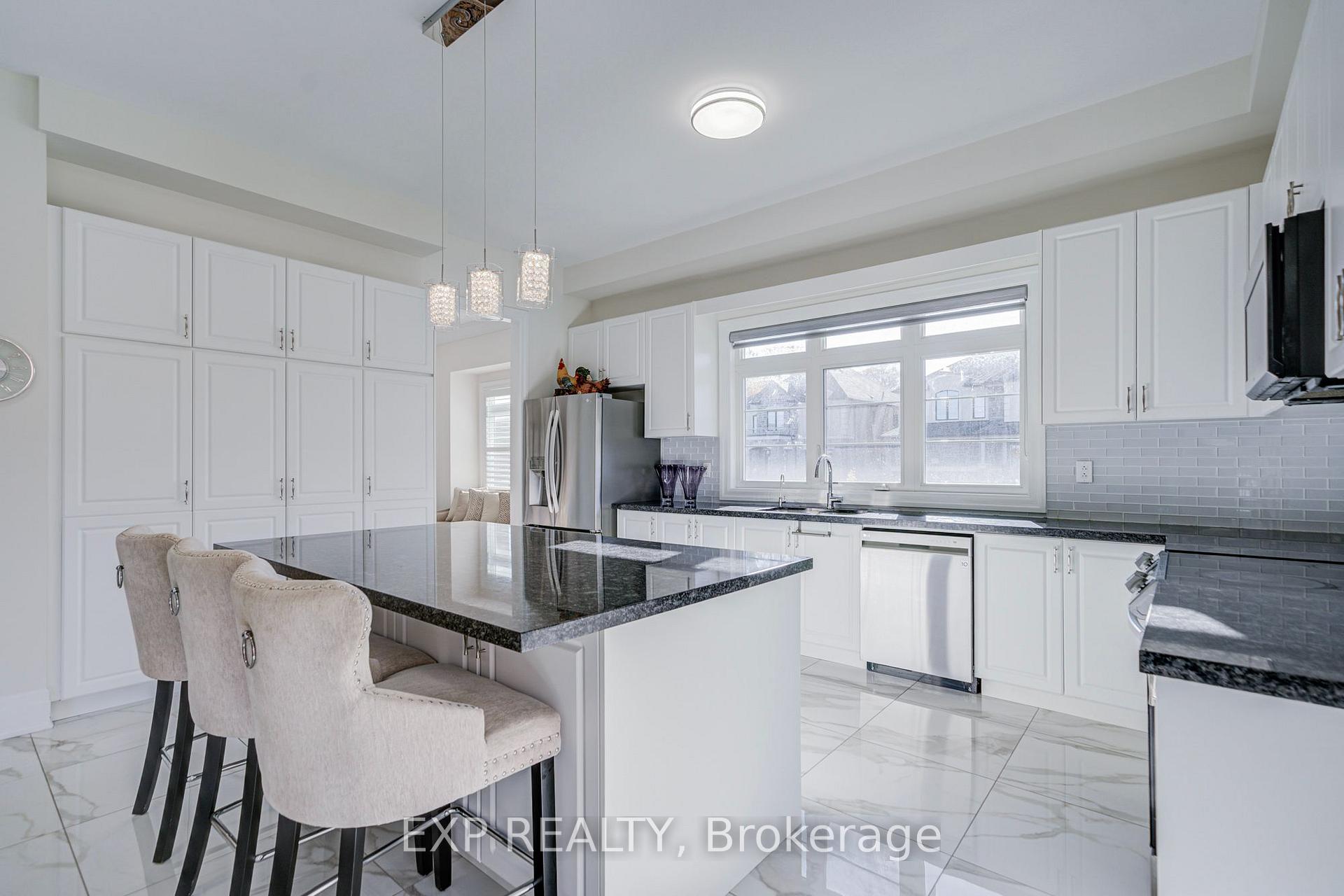 Photo 16 of 2 Pietrowski Drive, Georgina, Keswick North — HOMEH