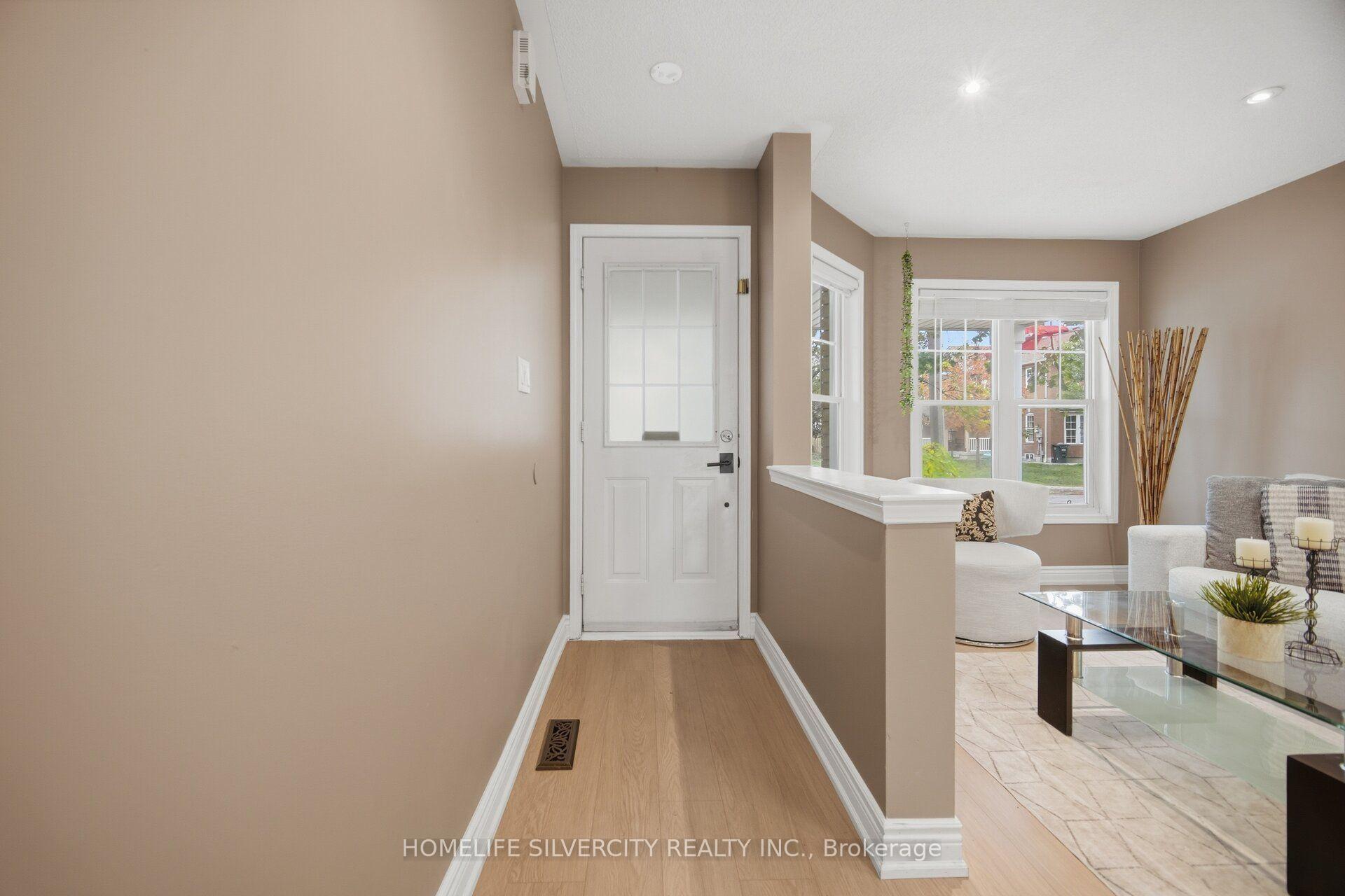 Photo 8 of 95 Sweetwood Circle, Brampton, Fletcher's Meadow — HOMEH