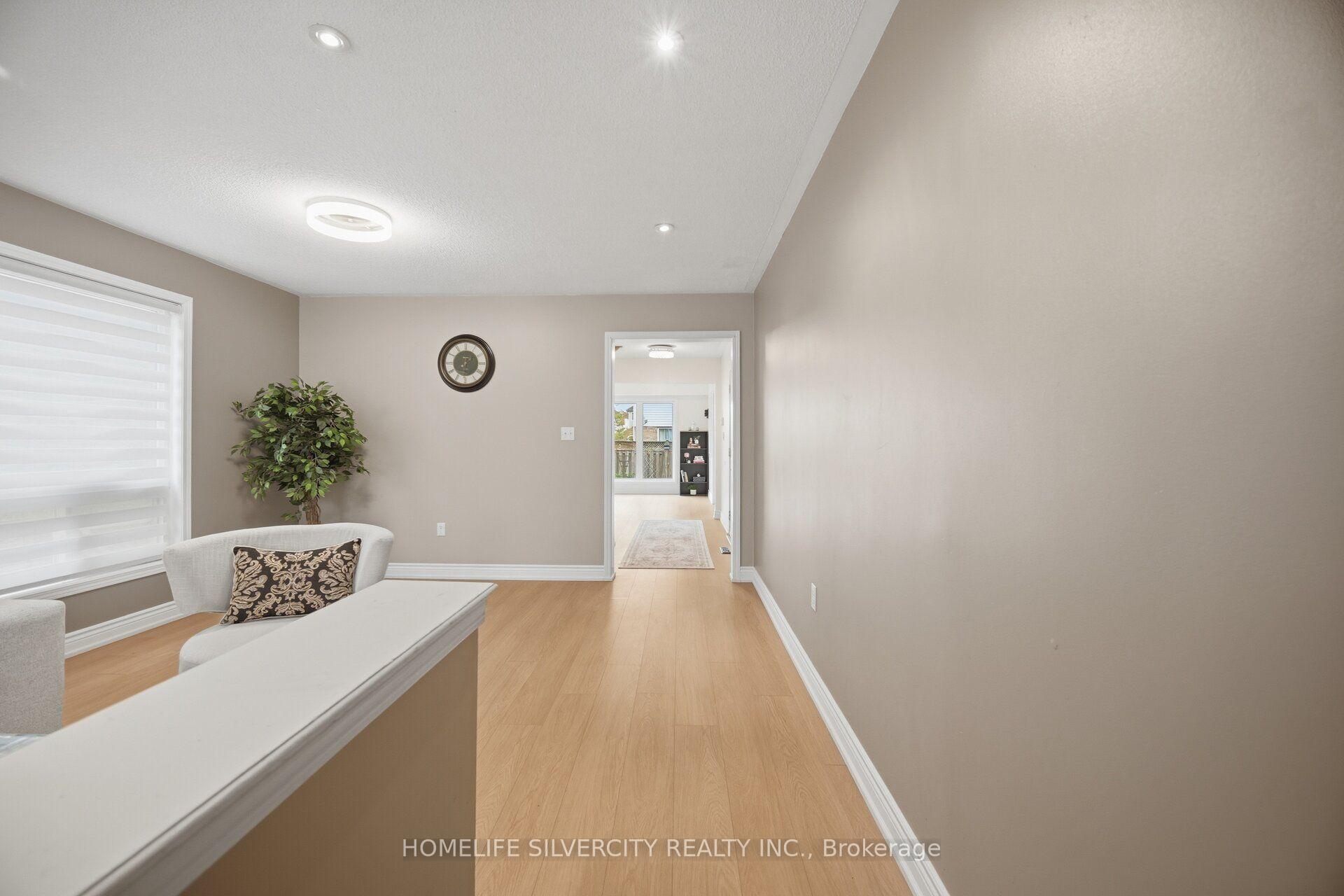 Photo 9 of 95 Sweetwood Circle, Brampton, Fletcher's Meadow — HOMEH