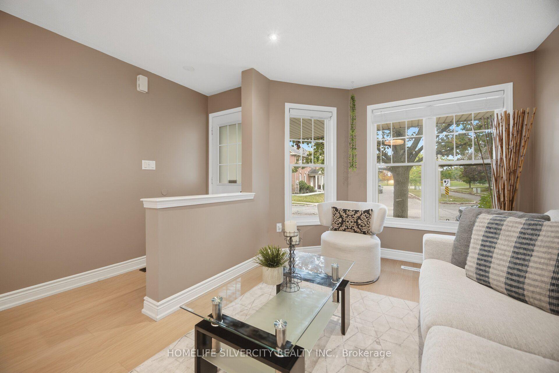Photo 12 of 95 Sweetwood Circle, Brampton, Fletcher's Meadow — HOMEH