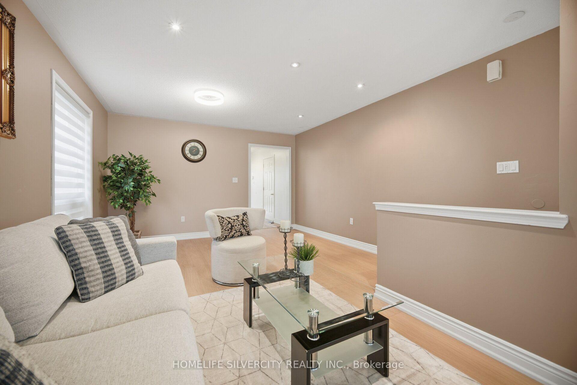 Photo 13 of 95 Sweetwood Circle, Brampton, Fletcher's Meadow — HOMEH