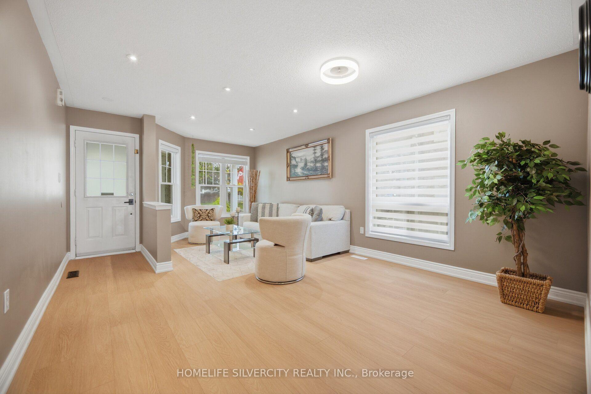 Photo 14 of 95 Sweetwood Circle, Brampton, Fletcher's Meadow — HOMEH