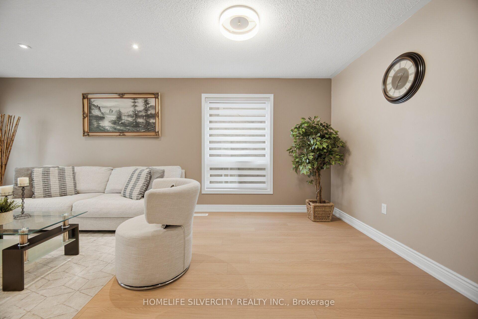 Photo 15 of 95 Sweetwood Circle, Brampton, Fletcher's Meadow — HOMEH