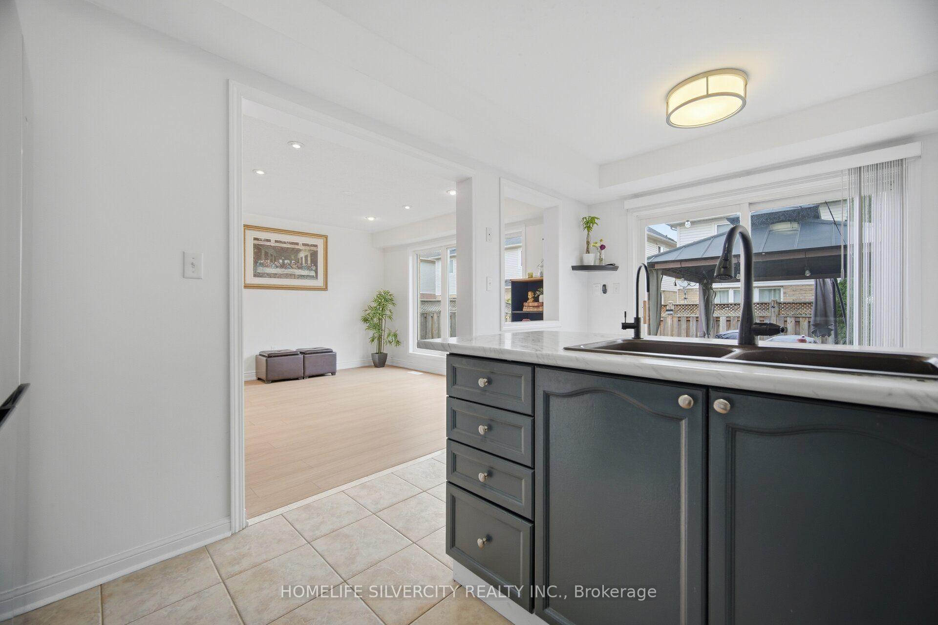 Photo 22 of 95 Sweetwood Circle, Brampton, Fletcher's Meadow — HOMEH