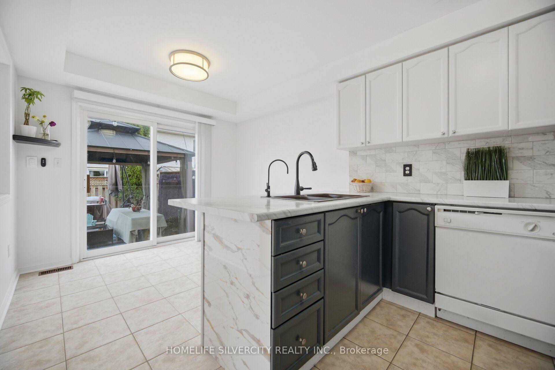 Photo 23 of 95 Sweetwood Circle, Brampton, Fletcher's Meadow — HOMEH
