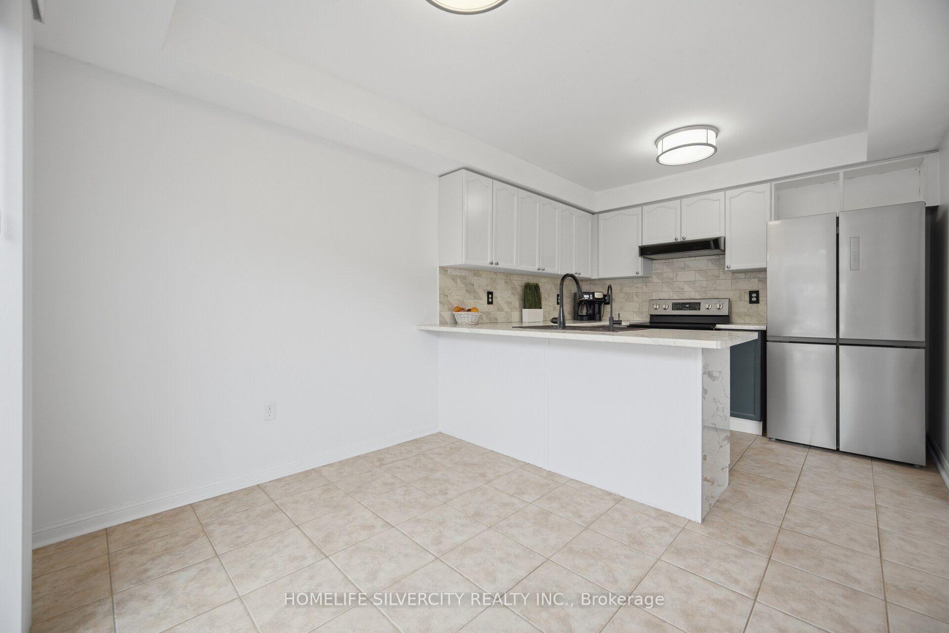 Photo 24 of 95 Sweetwood Circle, Brampton, Fletcher's Meadow — HOMEH